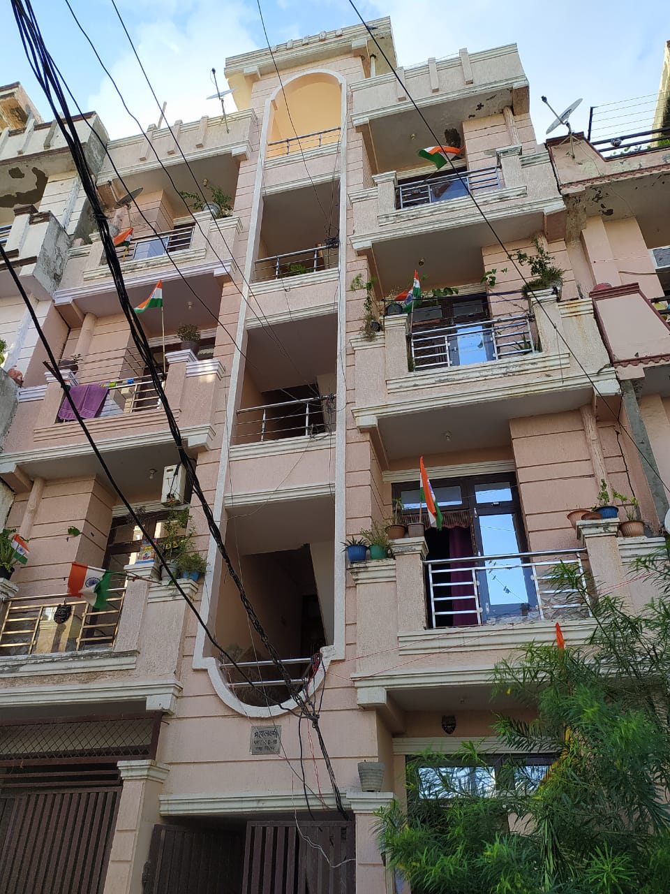 2 BHK Flat for sale in Loni — photo 1