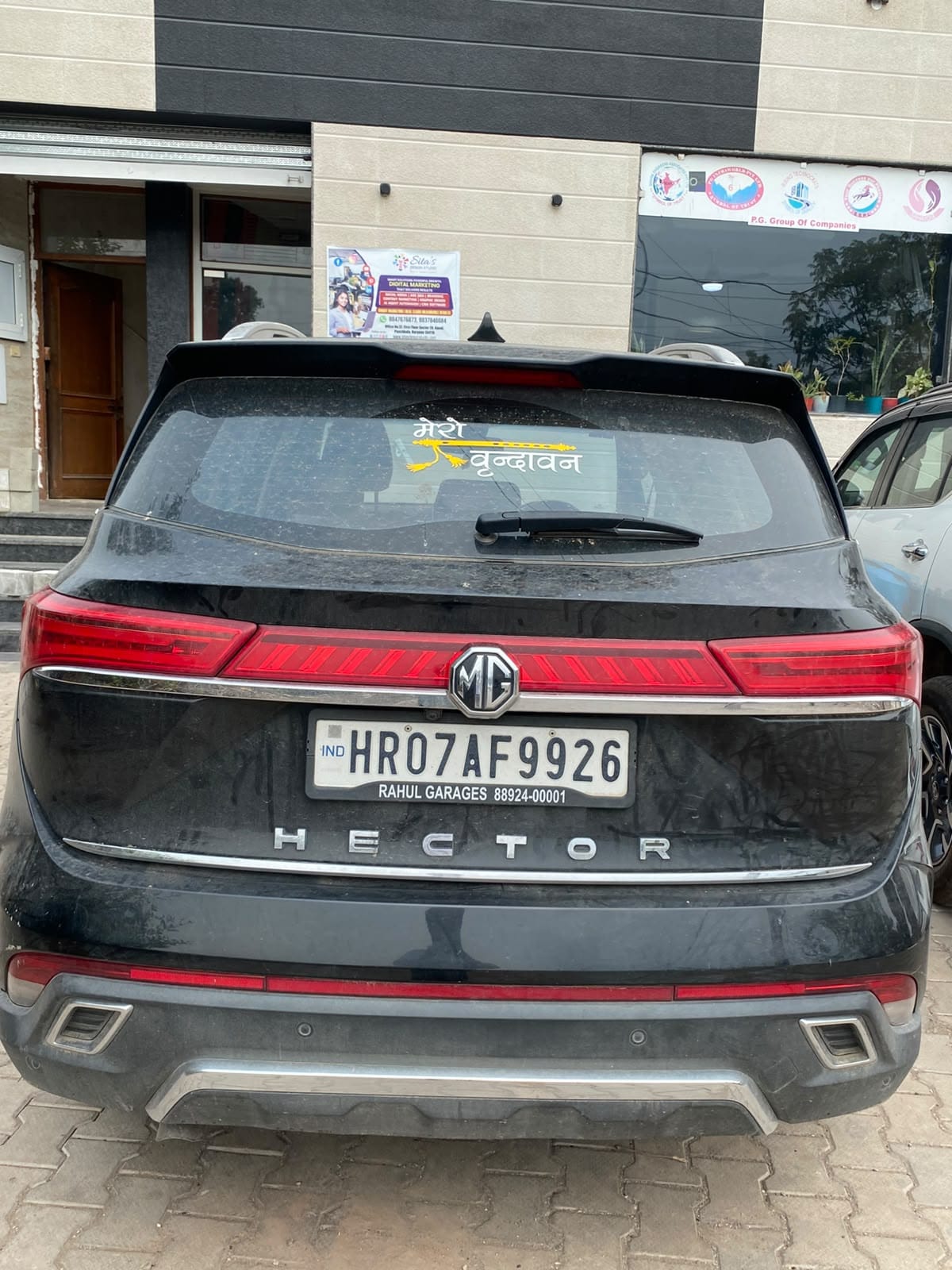2025 MG Hector Style SUV 35000 km 1 year for sale in SAMUCHIT SOLUTION  PVT  LTD Karnal — photo 2