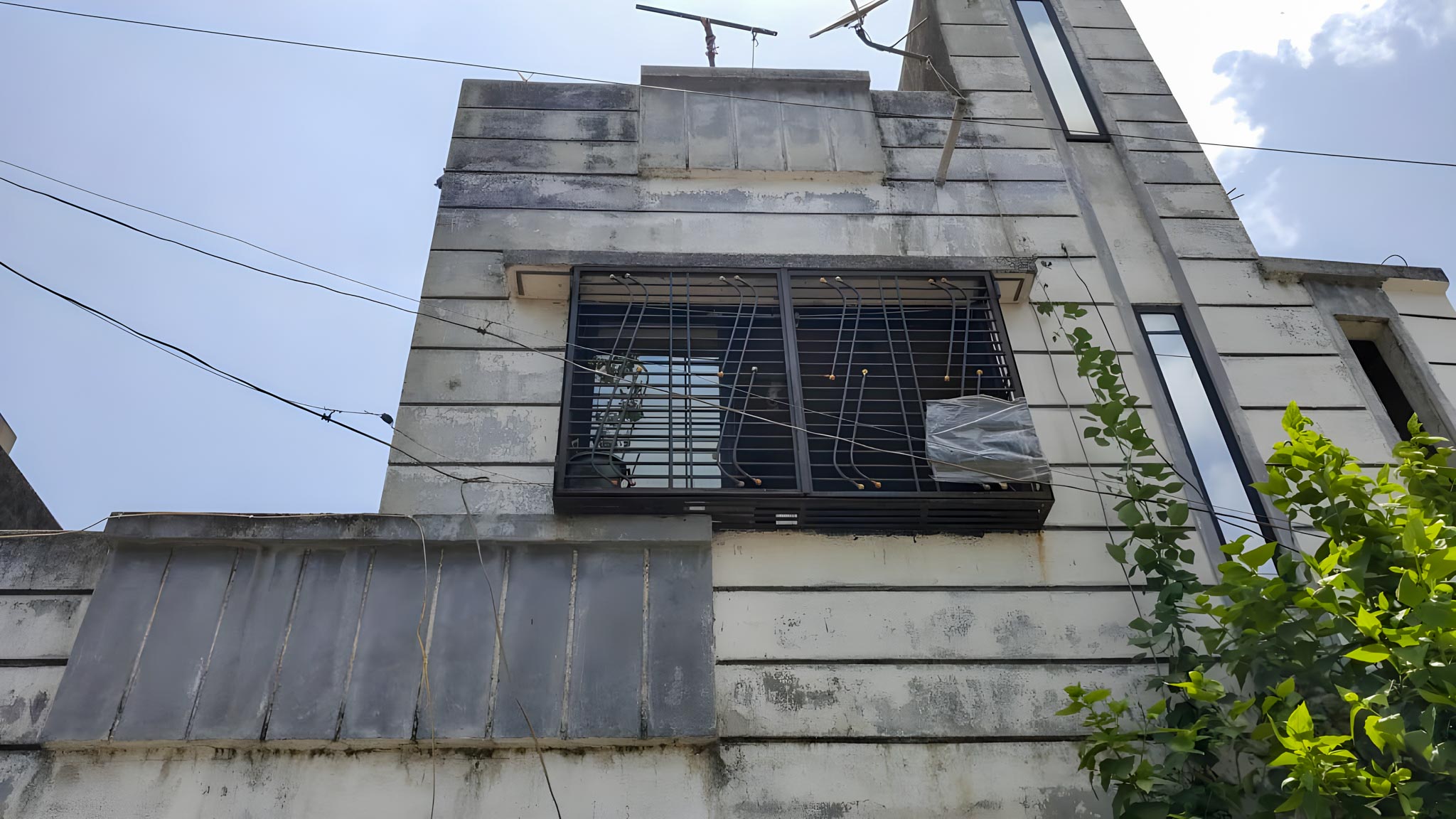 40.23 square meter Individual House for sale in Chalthan — photo 1
