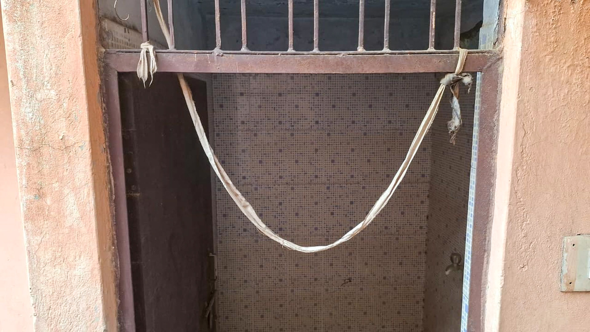 30 square meter Individual House for sale in Jankipuram Lucknow — photo 1