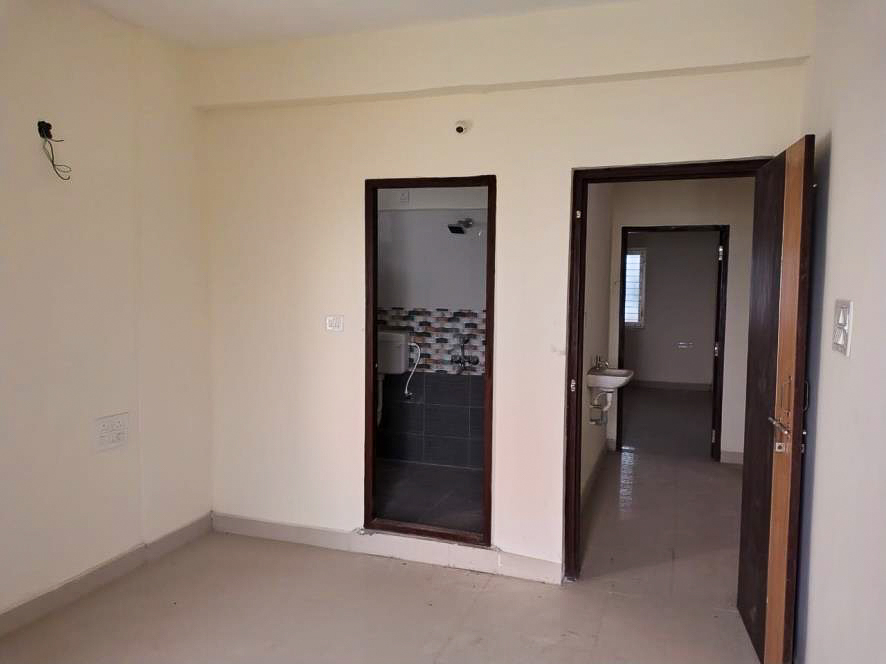940 square feet Flat for sale in Flat No 318, 3rd floor, C Block, Sri Lakshmi Narasimha Homes, Ibrahimpatnam, Ibrahimpatnam Ibrahimpatnam — photo 5