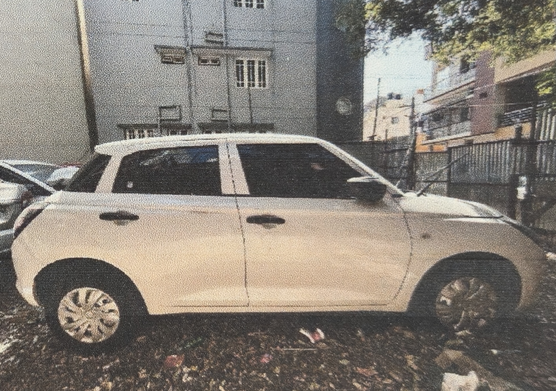 2025 Maruti Suzuki Swift LXi Hatchback 5477 km 1 year for sale in ROYAL ASSOCIATES BANGALORE Bengaluru — photo 2