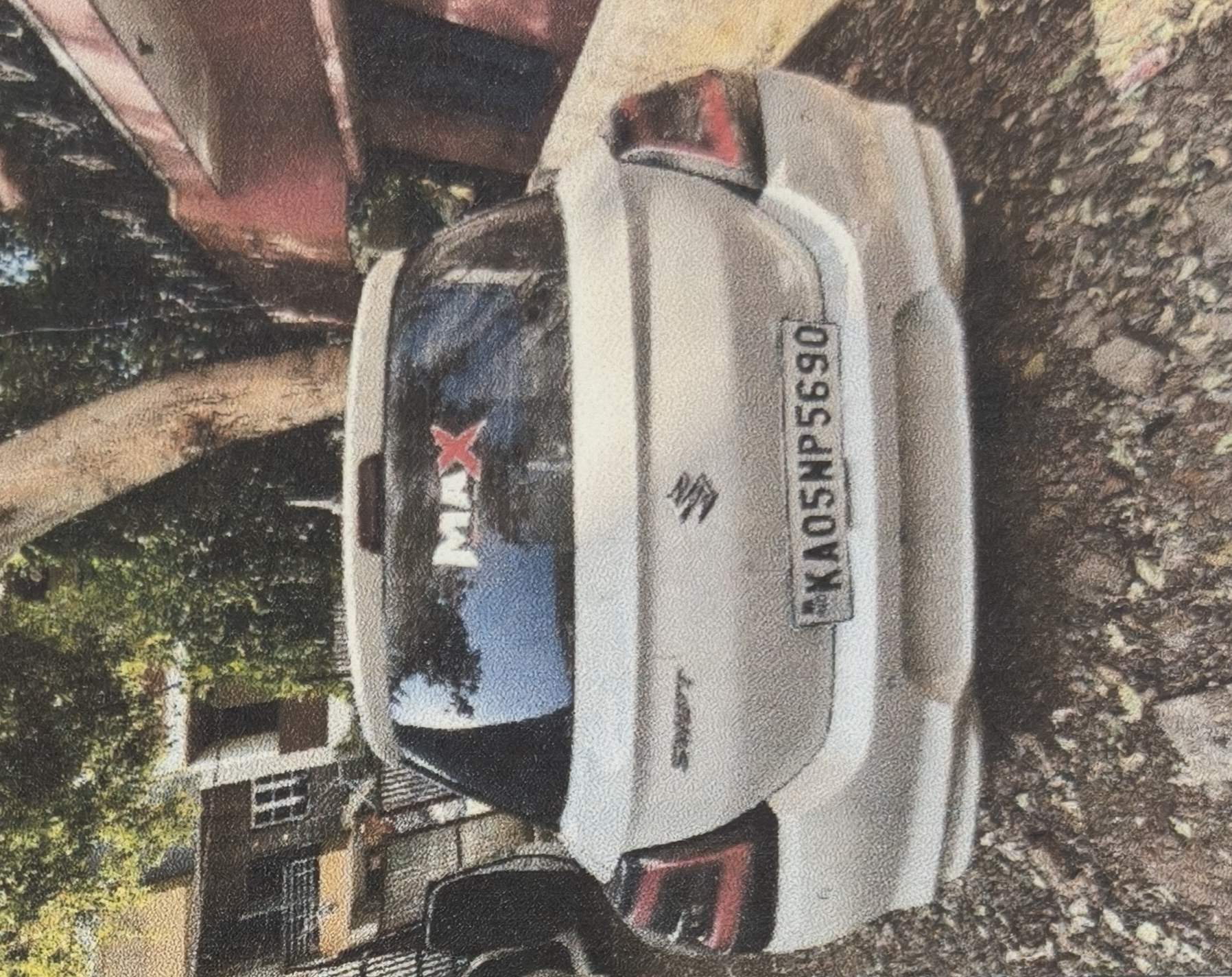 2025 Maruti Suzuki Swift LXi Hatchback 5477 km 1 year for sale in ROYAL ASSOCIATES BANGALORE Bengaluru — photo 3