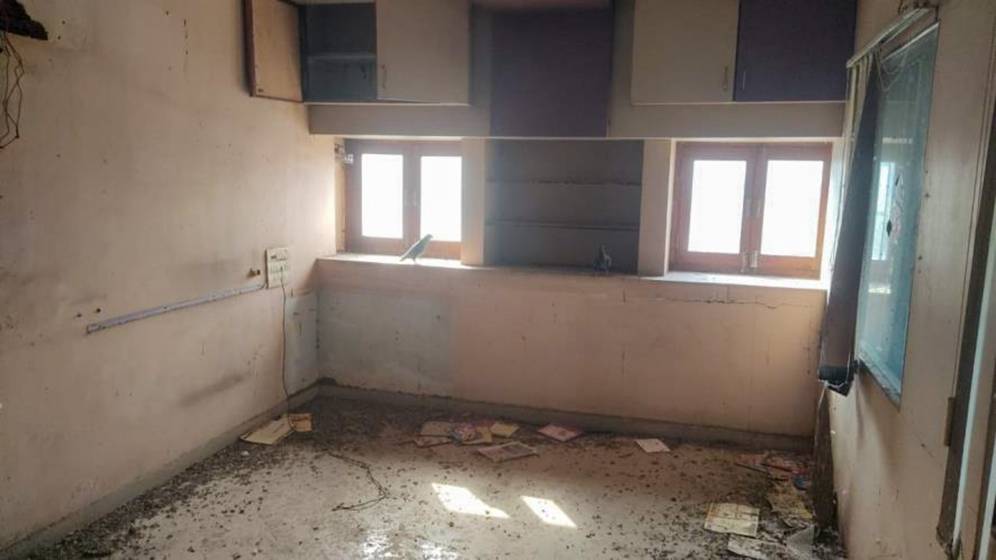 Shops for sale in Shop No-310,311,312- "Super Tex Tower", 3rd Floor,Mandarwaja, Umarwada, Surat Surat — photo 12