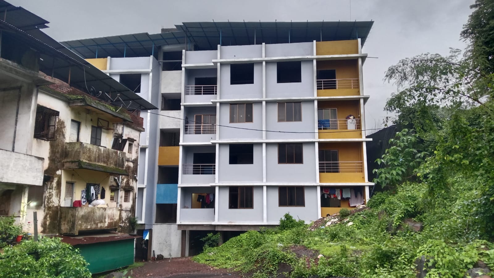 4 BHK Flat for sale in MUSKAN PALACE, SEMI URBAN Chiplun — photo 1