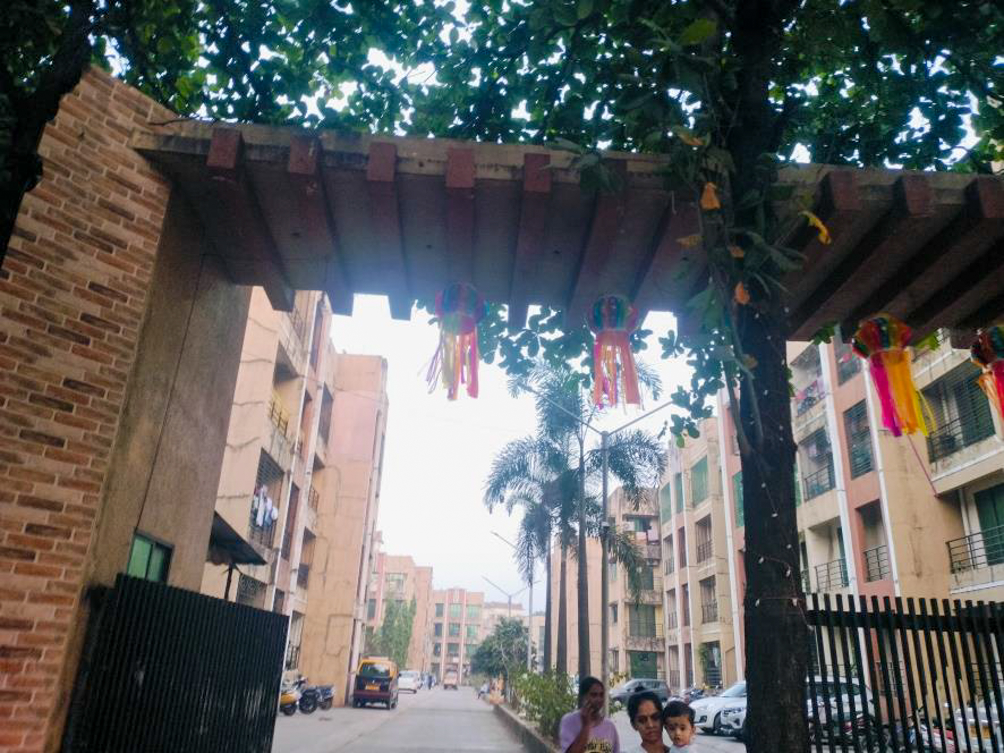 1065 square feet Flat for sale in Vakadi Chowk — photo 1