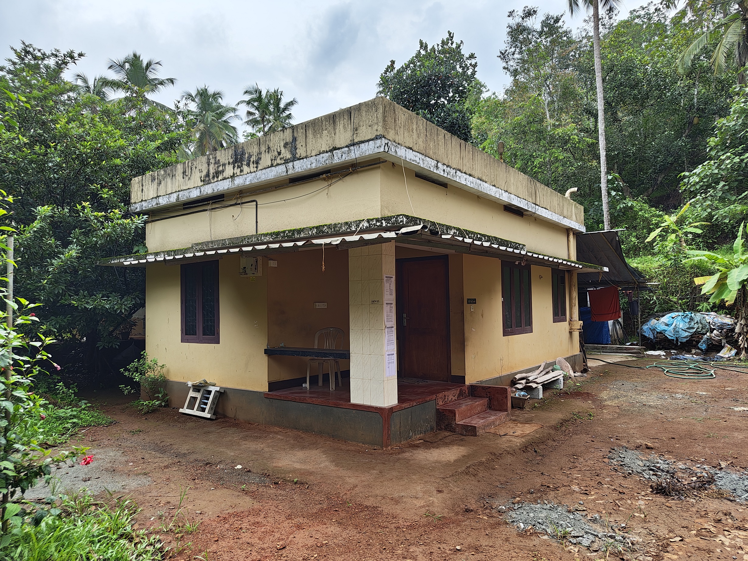 90 square feet Shops for sale in Mavoor — photo 1