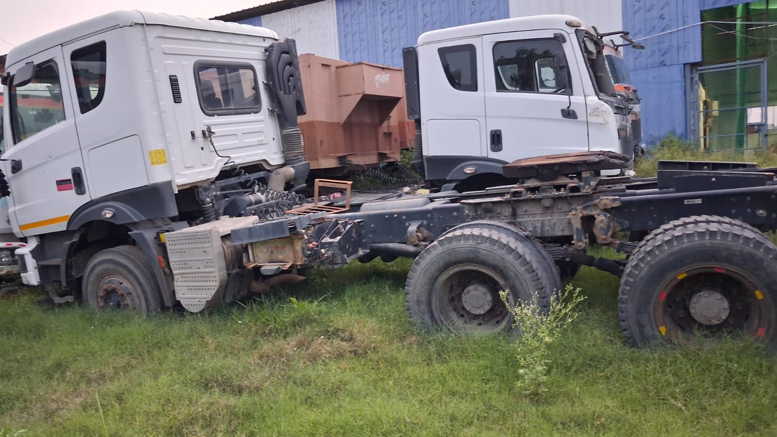 2024 Mahindra & Mahindra Blazo X 49 CBC Truck 80000 km 2 years for sale in SIKTAUR YARD Gorakhpur — photo 2