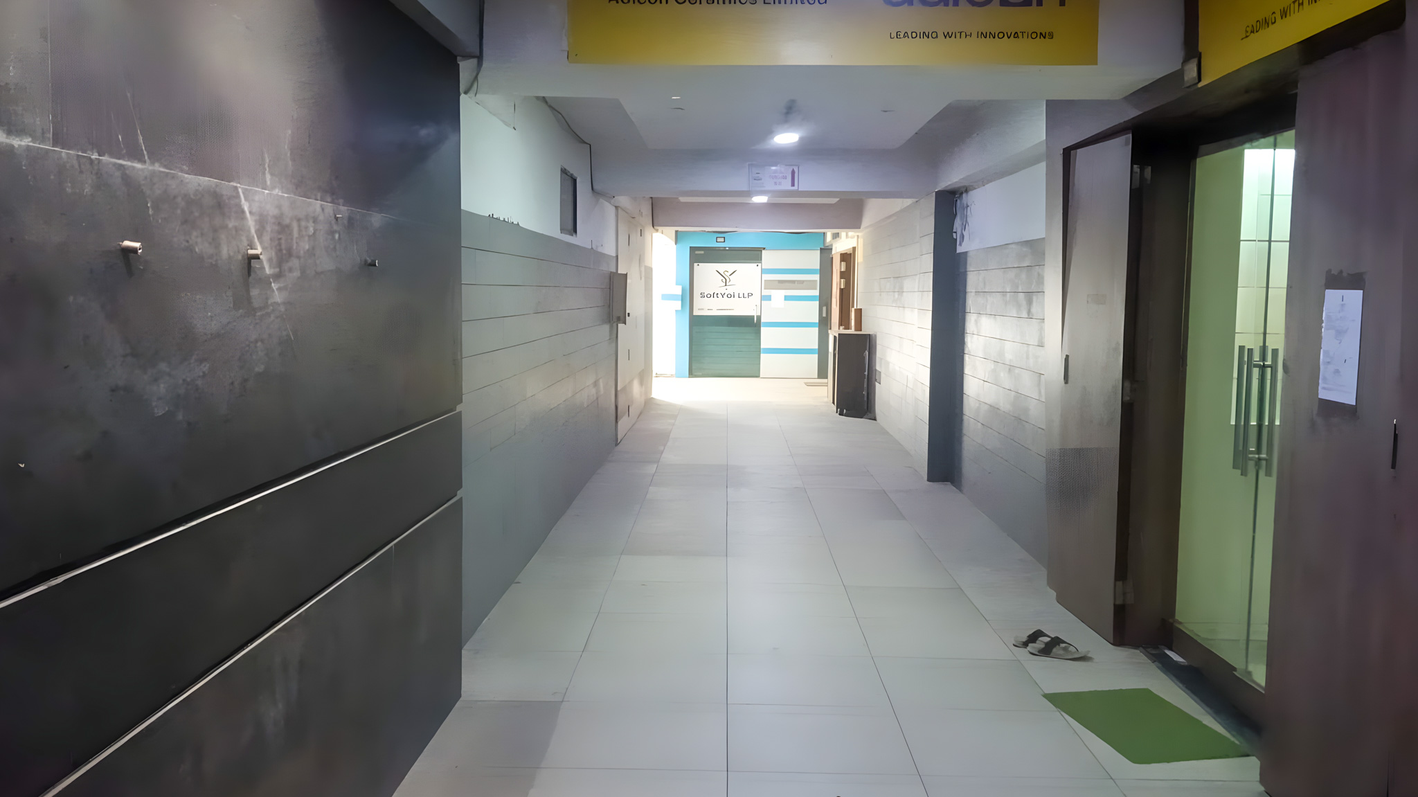 2495 square feet Office for sale in satellite Ahmedabad — photo 3