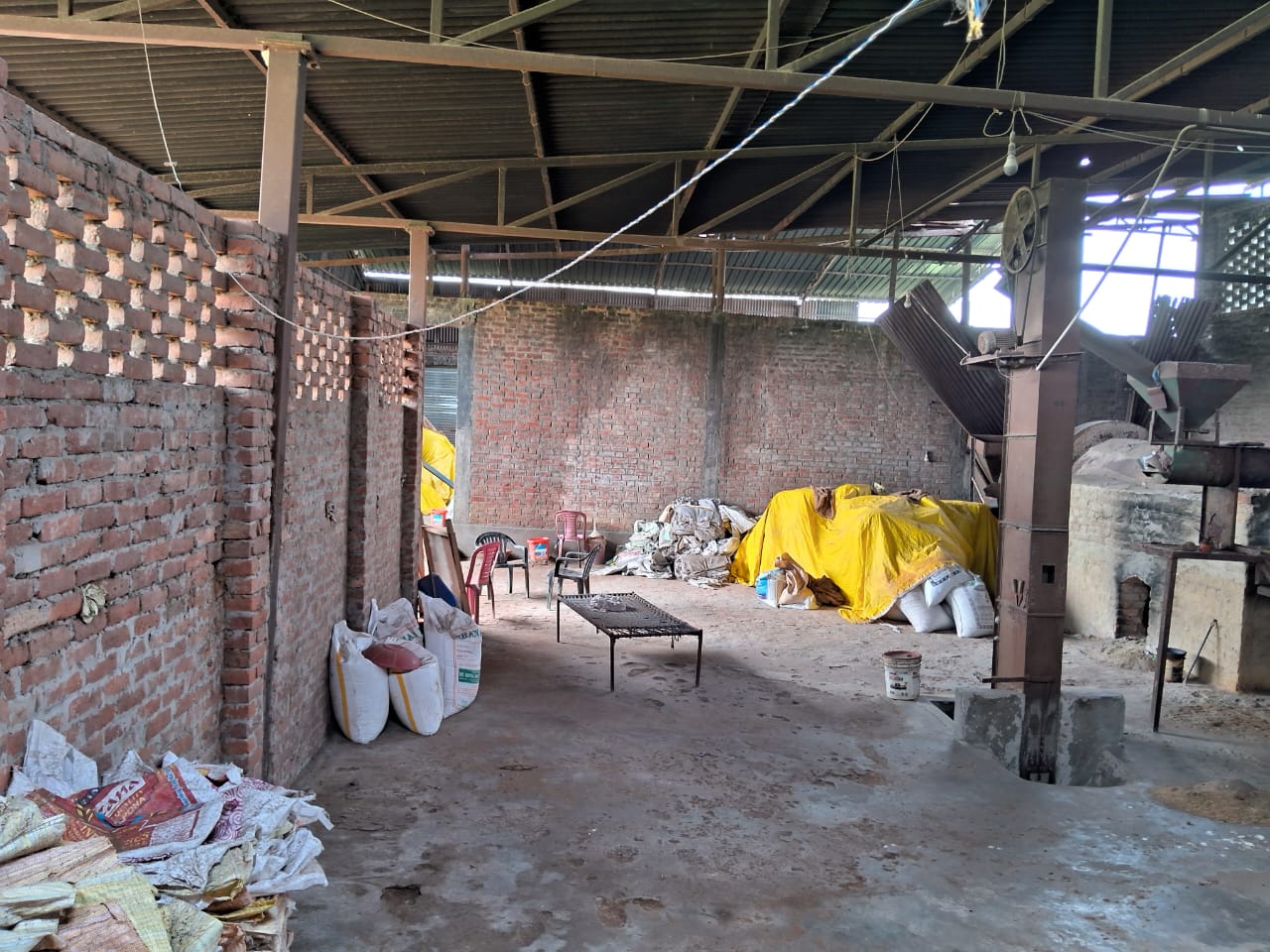 2530 square meter Godowns for sale in DALMAU Dalmau — photo 3