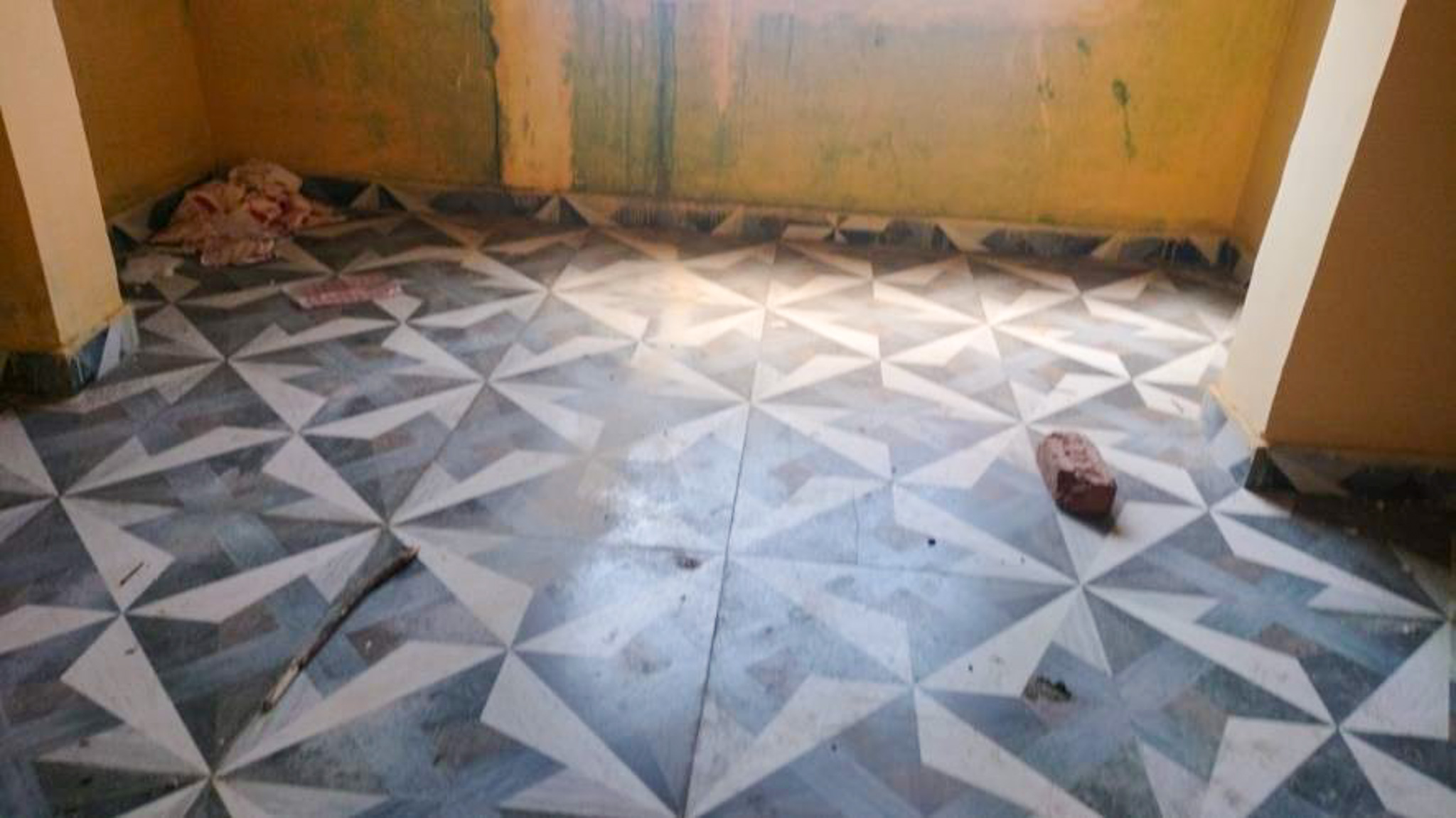 581 square feet Flat for sale in Chowk — photo 5