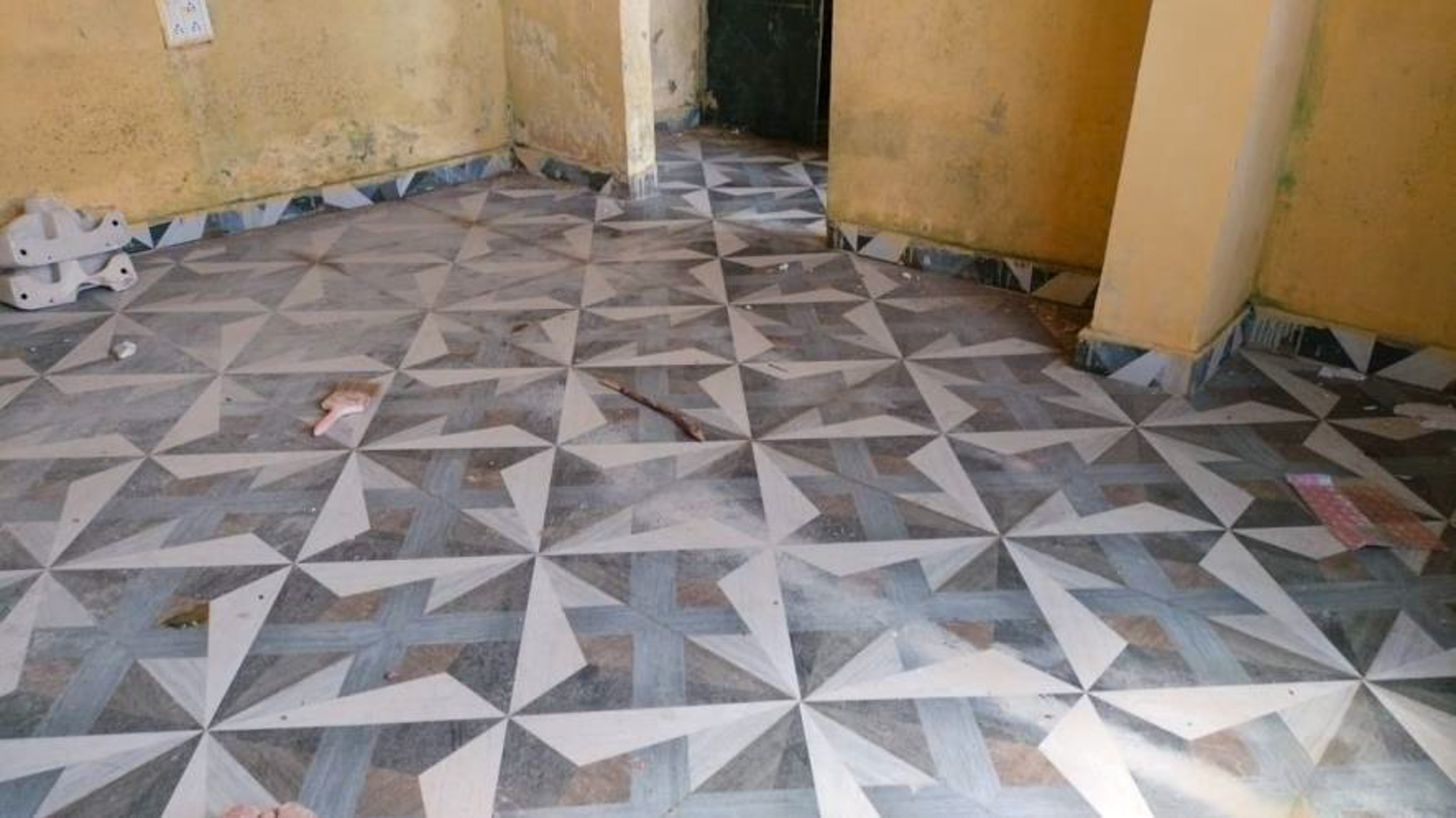 581 square feet Flat for sale in Chowk — photo 6
