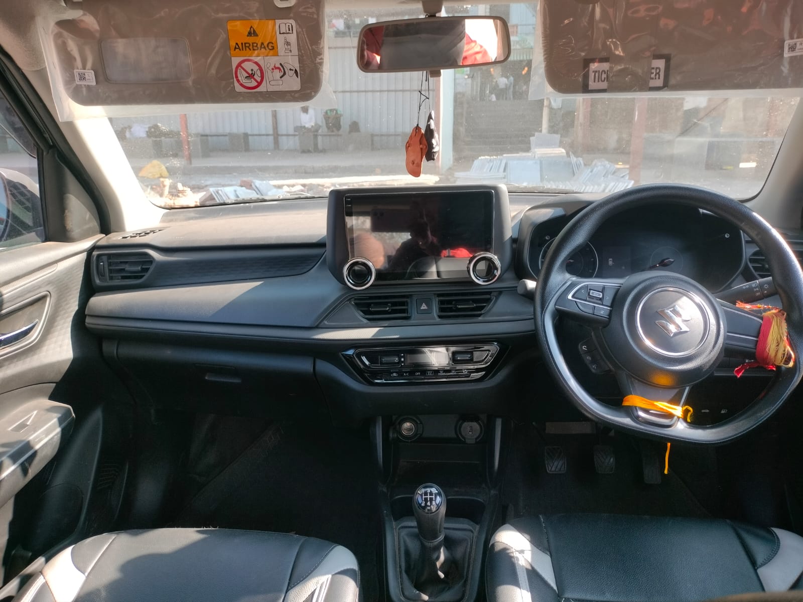 2025 Maruti Suzuki Swift VXi Hatchback 14352 km 1 year for sale in FIVE ELEMENT Pune — photo 1
