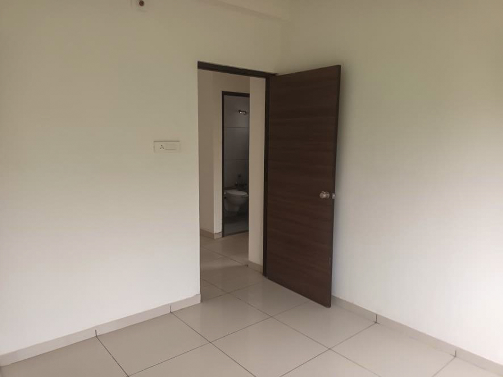 2 BHK Flat for sale in 5th Avenue, Manjalpur, Vadodara Vadodara — photo 9