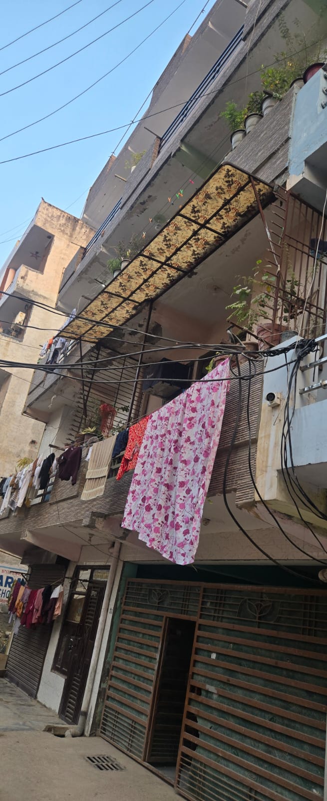 73 square meter Flat for sale in BALAJI ENCLAVE GHAZIABAD UP Greater Noida — photo 1
