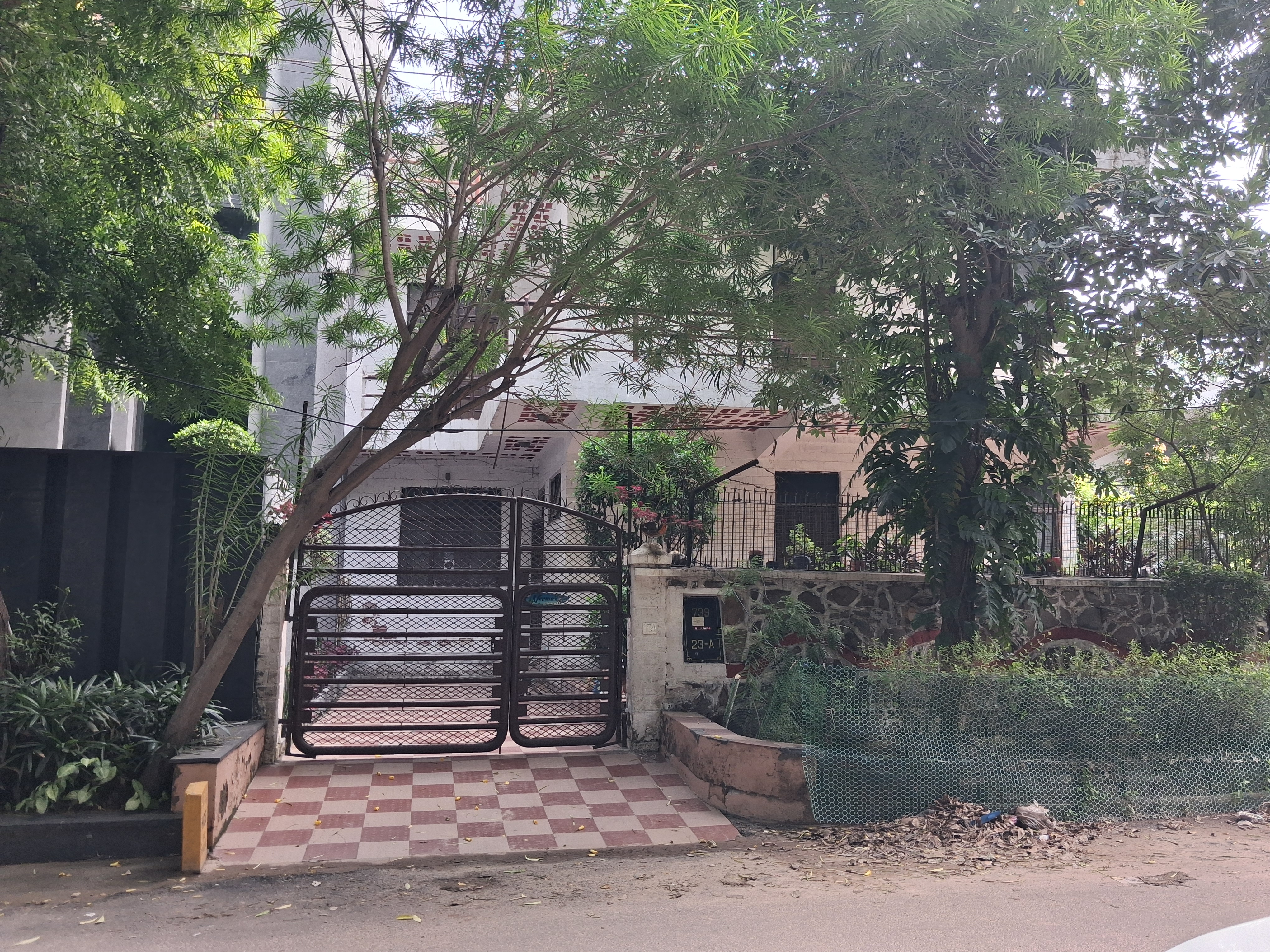 355.21 square yard Individual House for sale in Sec 23-23A, DLF, Regency Park-2, Gurgaon, Haryana Gurugram
