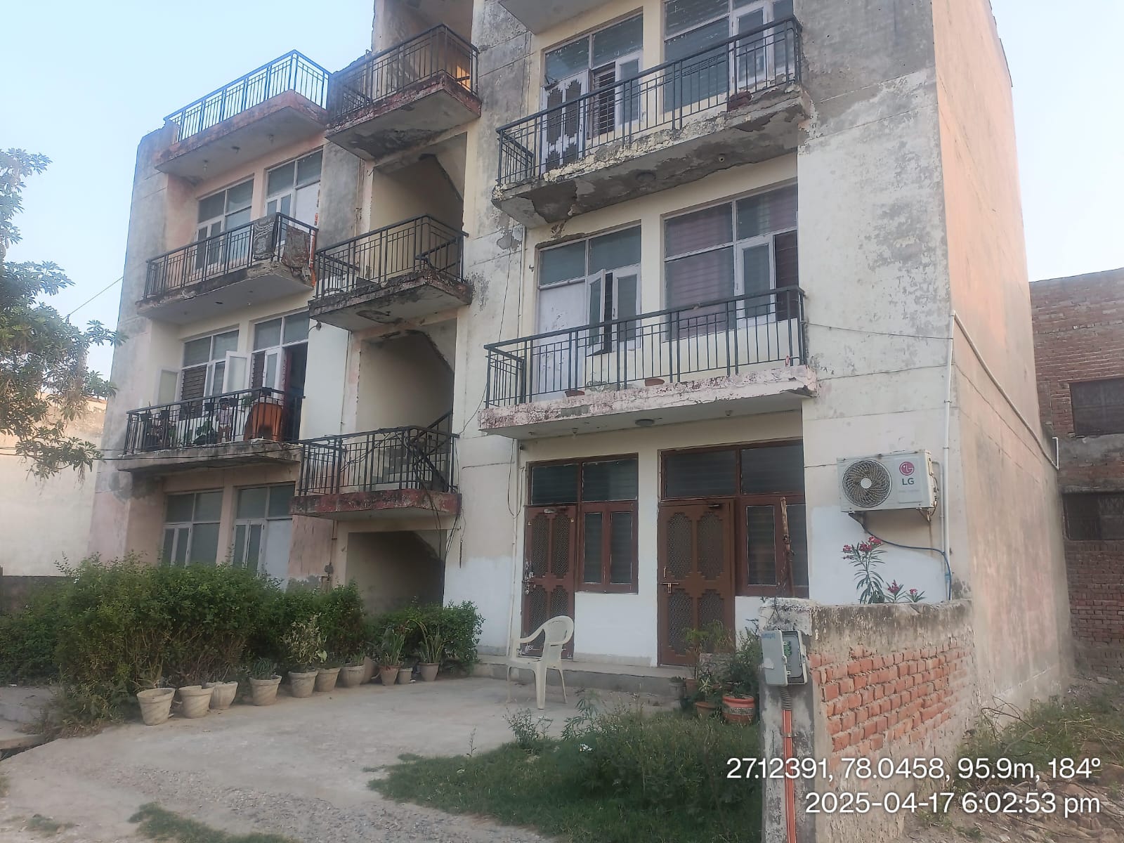 Flat for sale in Agra