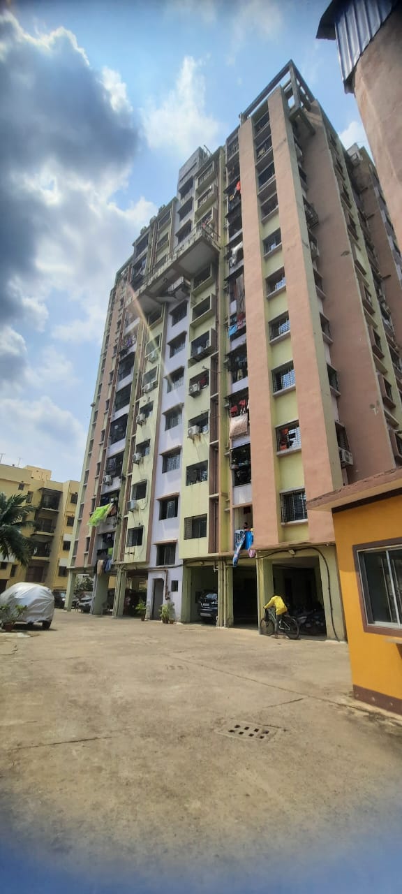 888 square feet Flat for sale in Kolkata