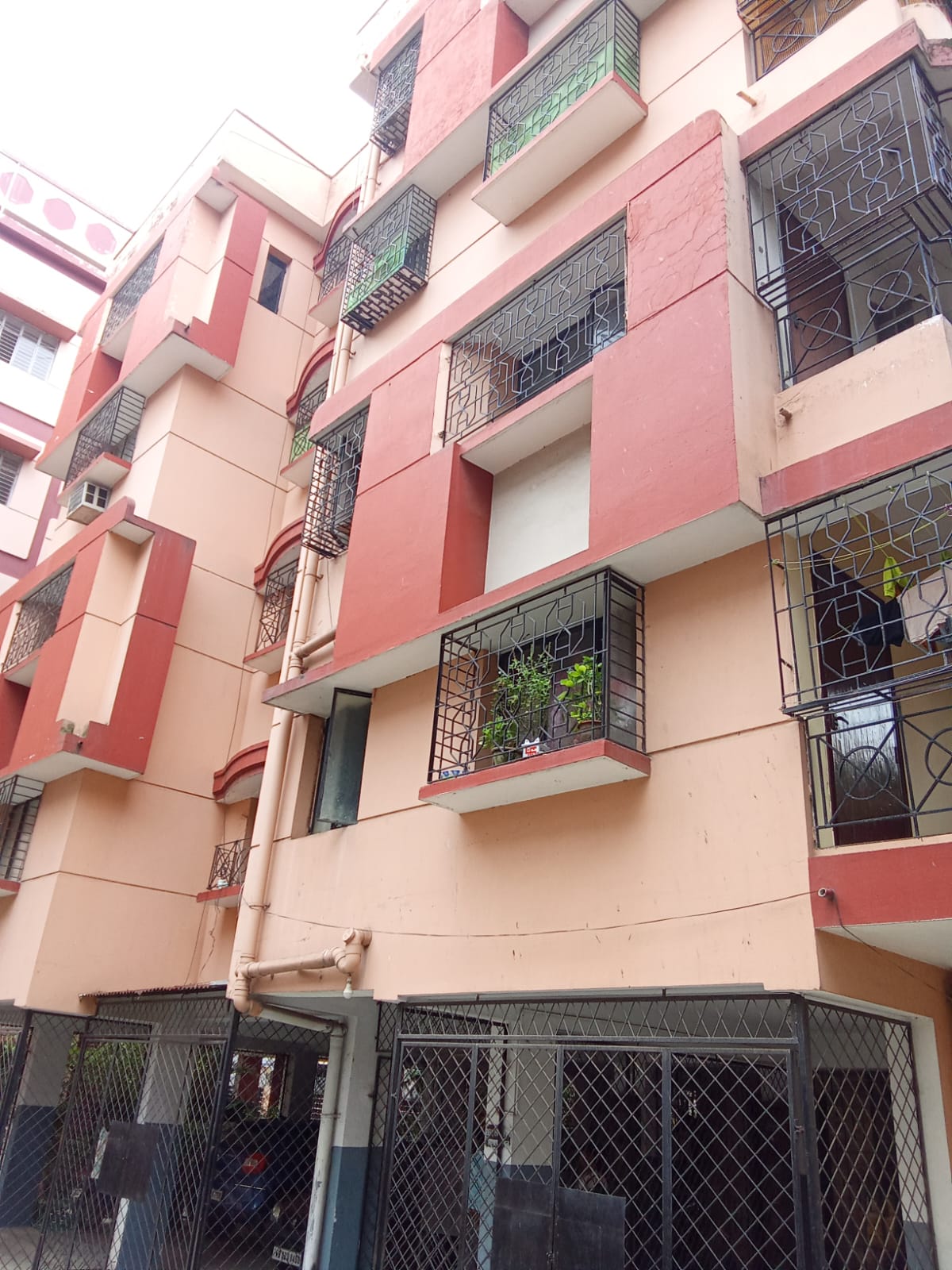 3 BHK Flat for sale in SHUBHA APARTMENT, Parnasree Pally Road Kolkata — photo 7
