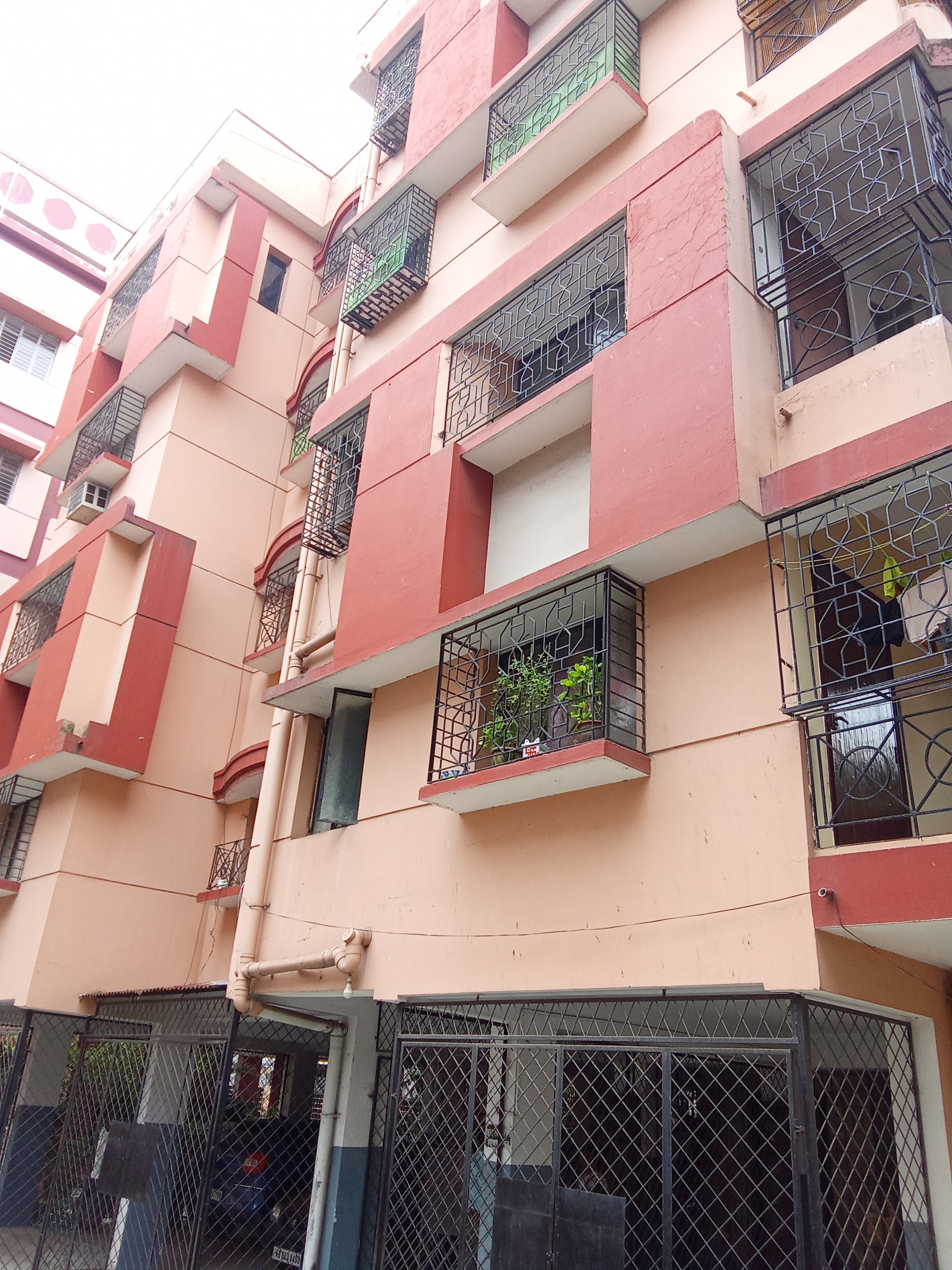 3 BHK Flat for sale in SHUBHA APARTMENT, Parnasree Pally Road Kolkata