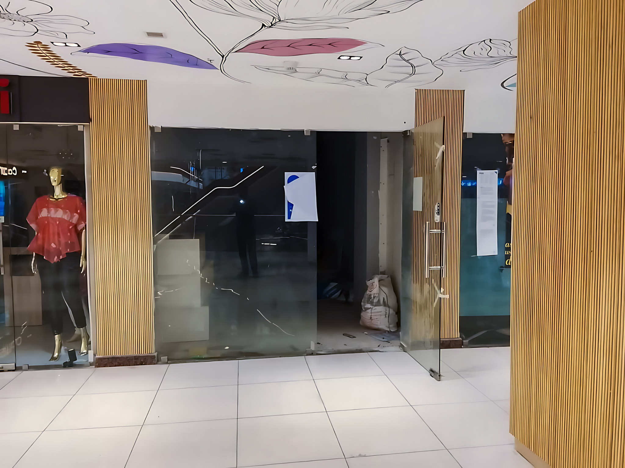 390 square feet Shops for sale in Commercial Dispur — photo 16