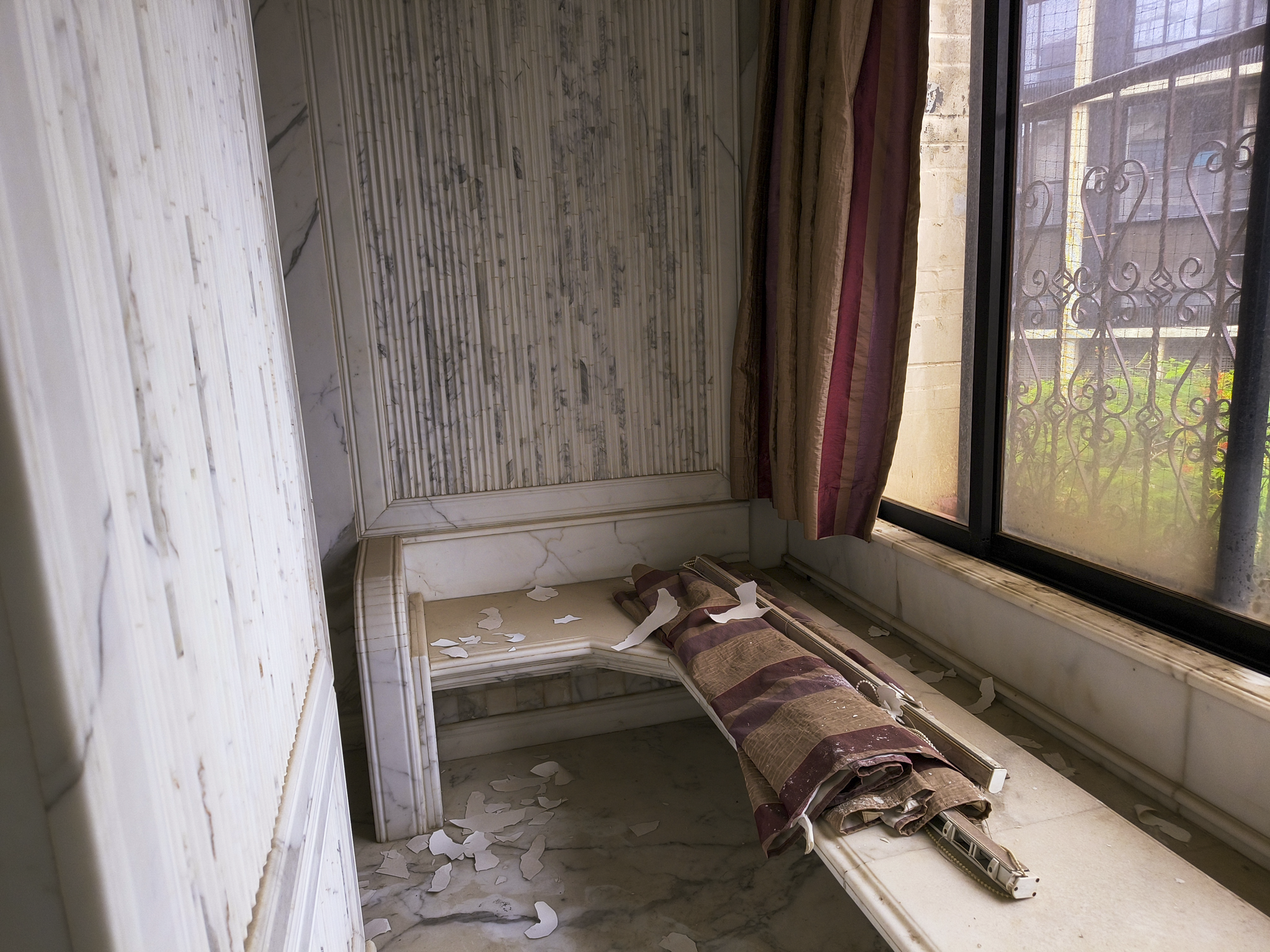 4 BHK Flat for sale in DEVPOOJA CHS LTD, Santacruz (West) Mumbai — photo 7