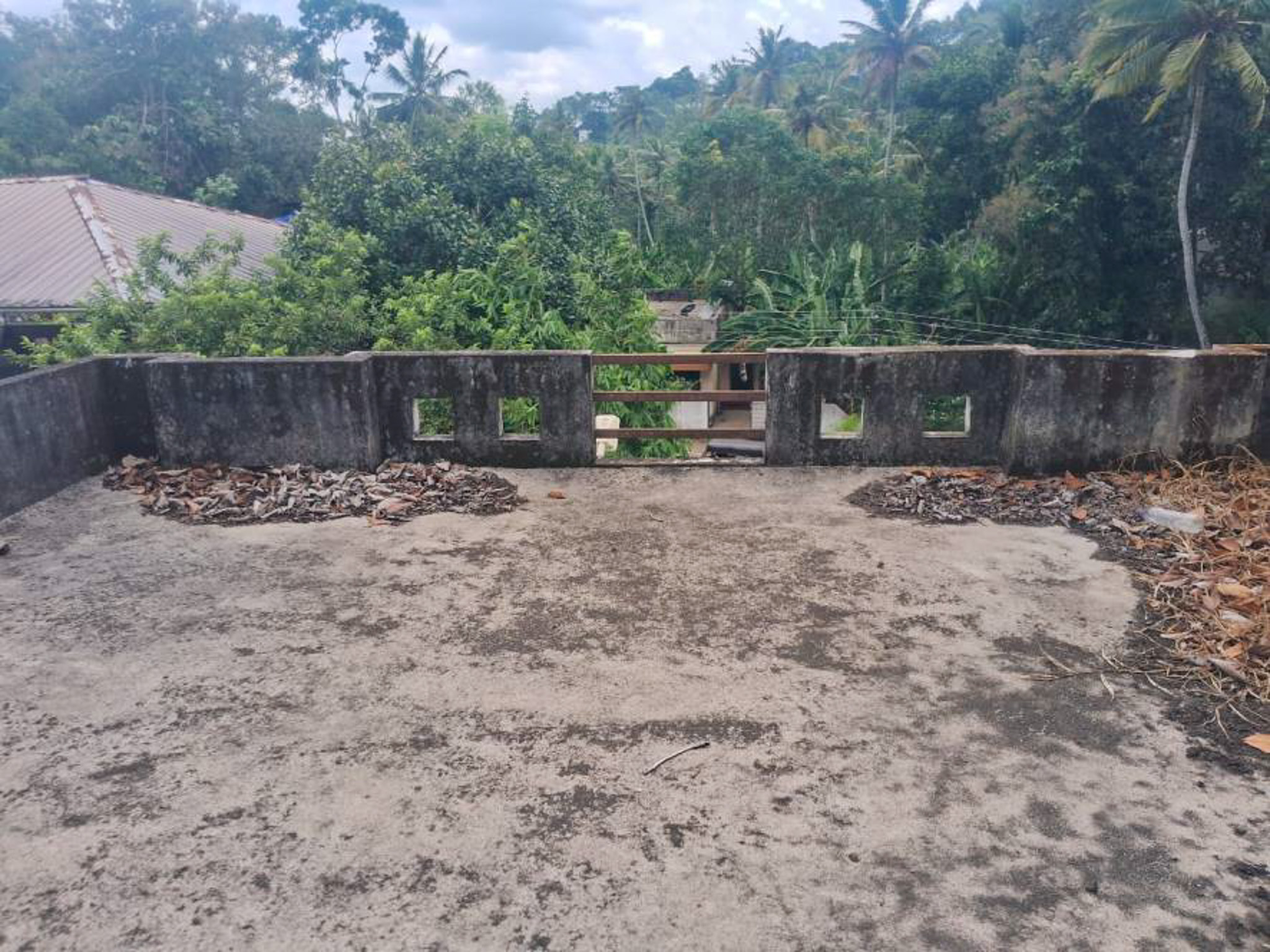 946 square feet Individual House for sale in powdikonam Iroopara — photo 8