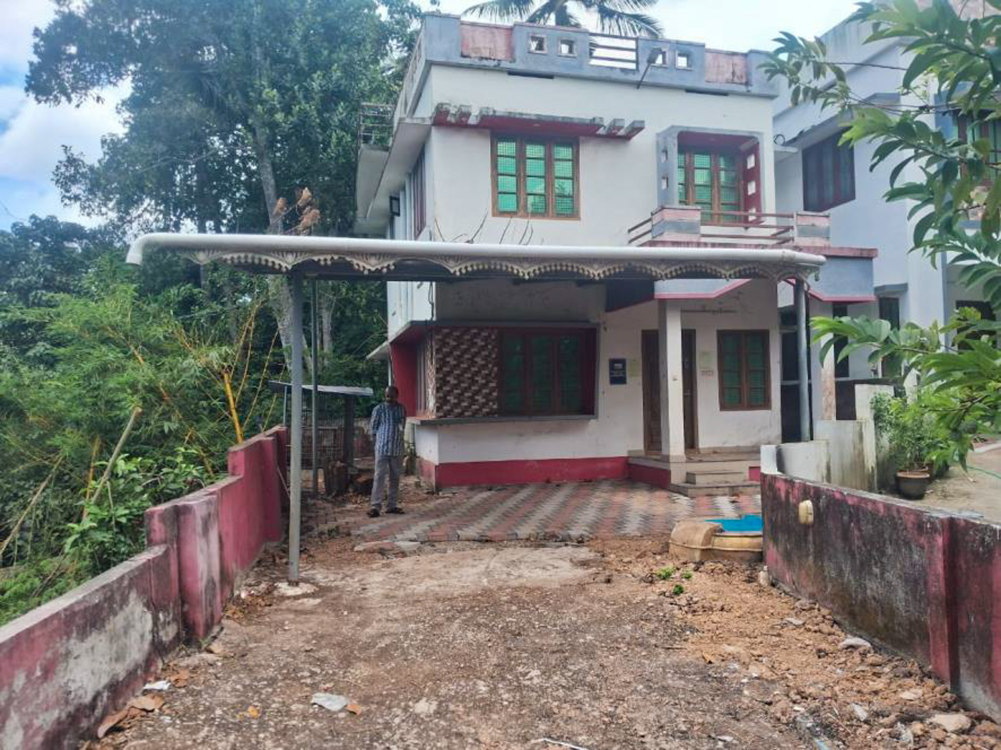 946 square feet Individual House for sale in powdikonam Iroopara — photo 10
