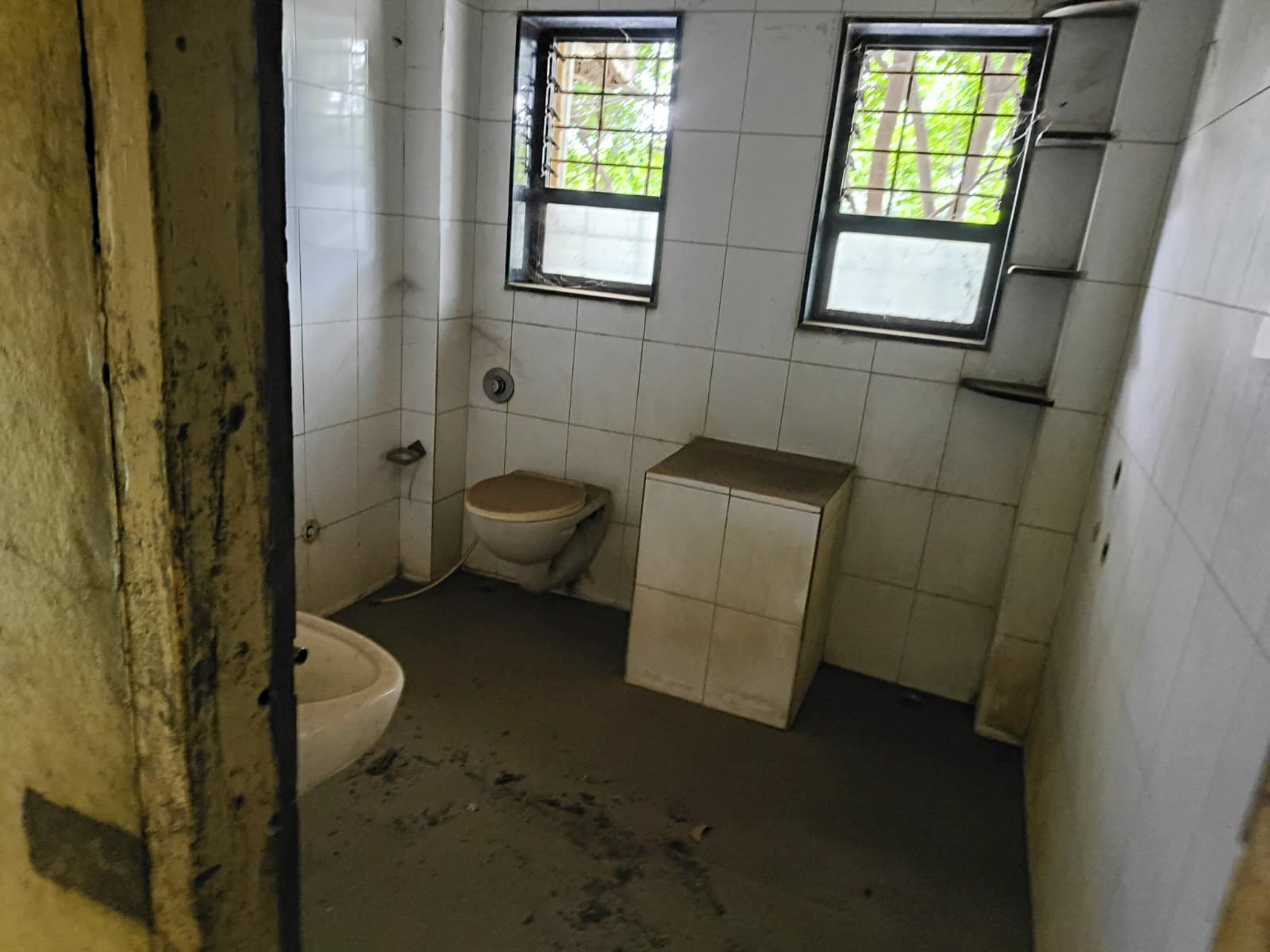 57 square meter Flat for sale in VASUNDHARA APARTMENT, RAJARAMPURI Kolhapur