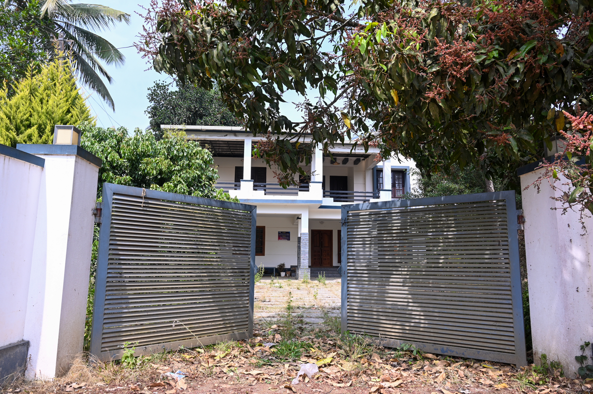 7 BHK Individual House for sale in Anhathil House, Maithanikunnu, Sulthan Bathery Sulthan Bathery