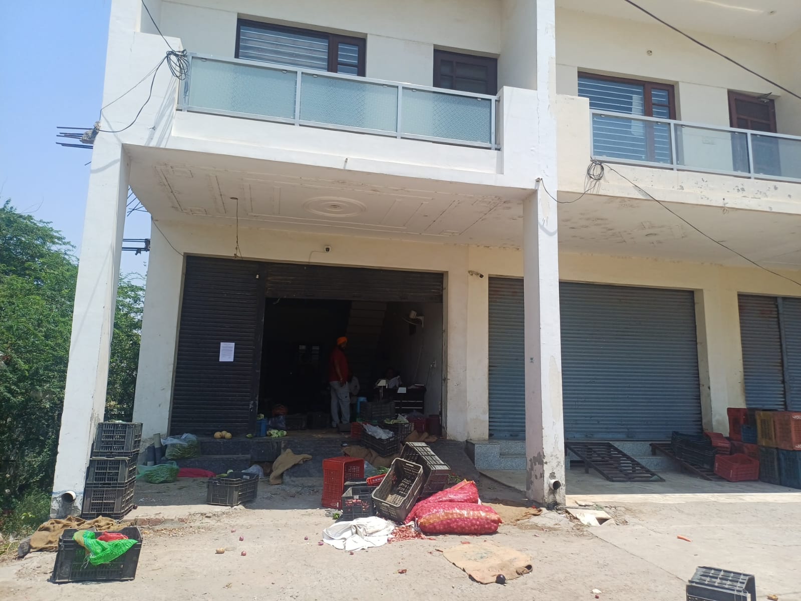91.66 square yard Shops for sale in Sanaur