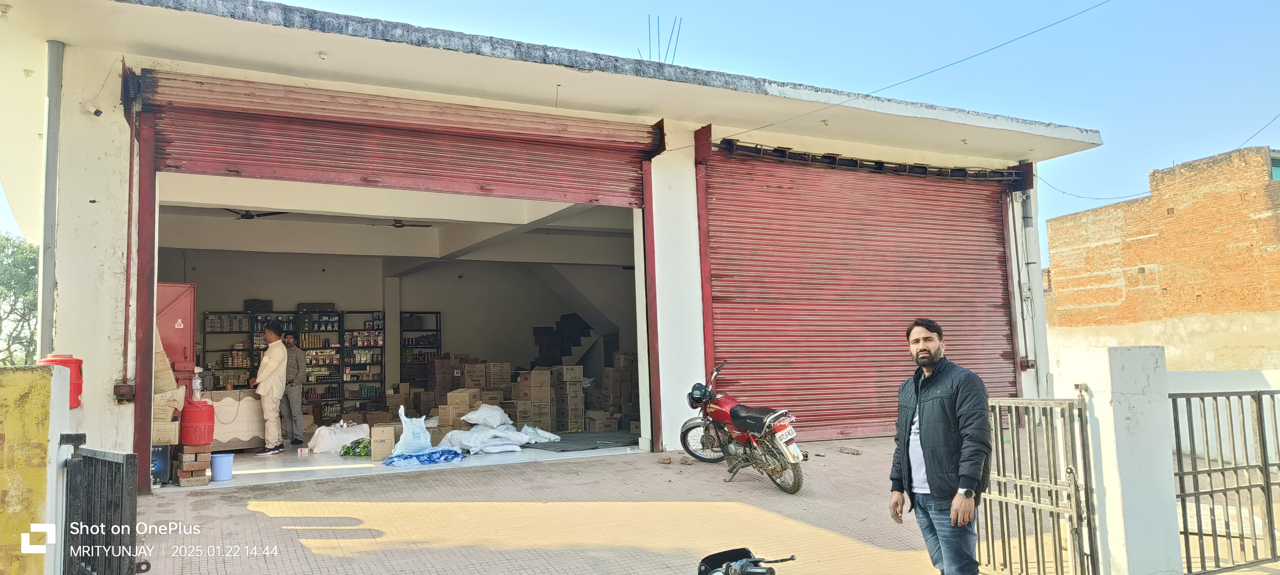 Shops for sale in Jhinjhak