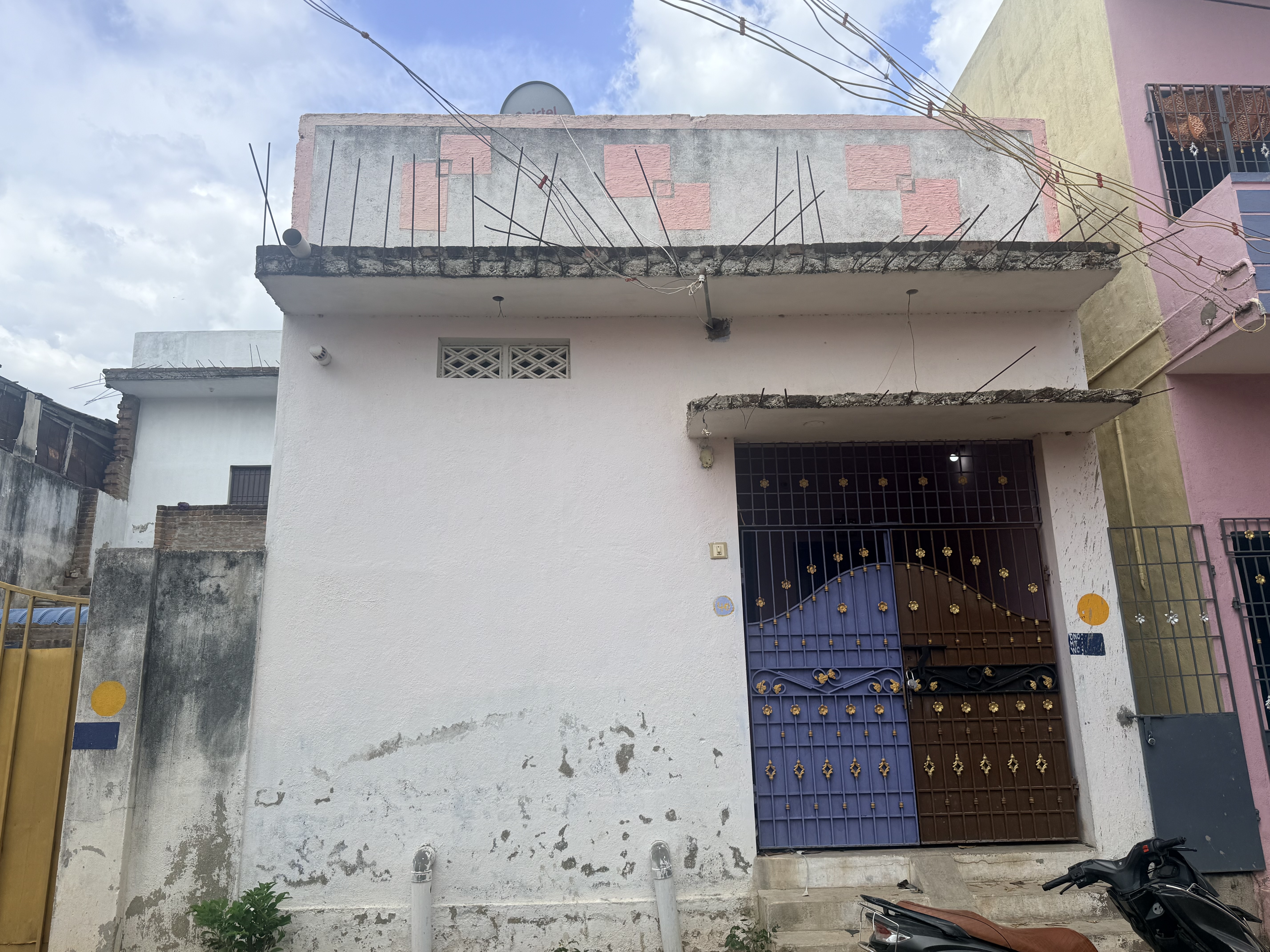 810 square feet Individual House for sale in Sathkar