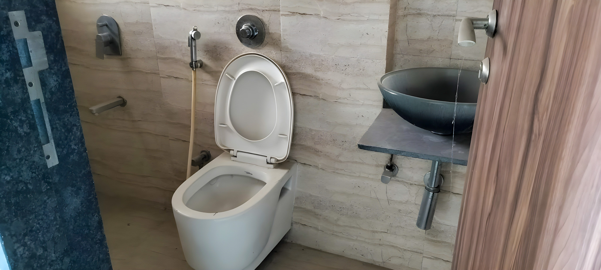 1 BHK Flat for sale in Platinum tower, D N NAGAR Mumbai — photo 7