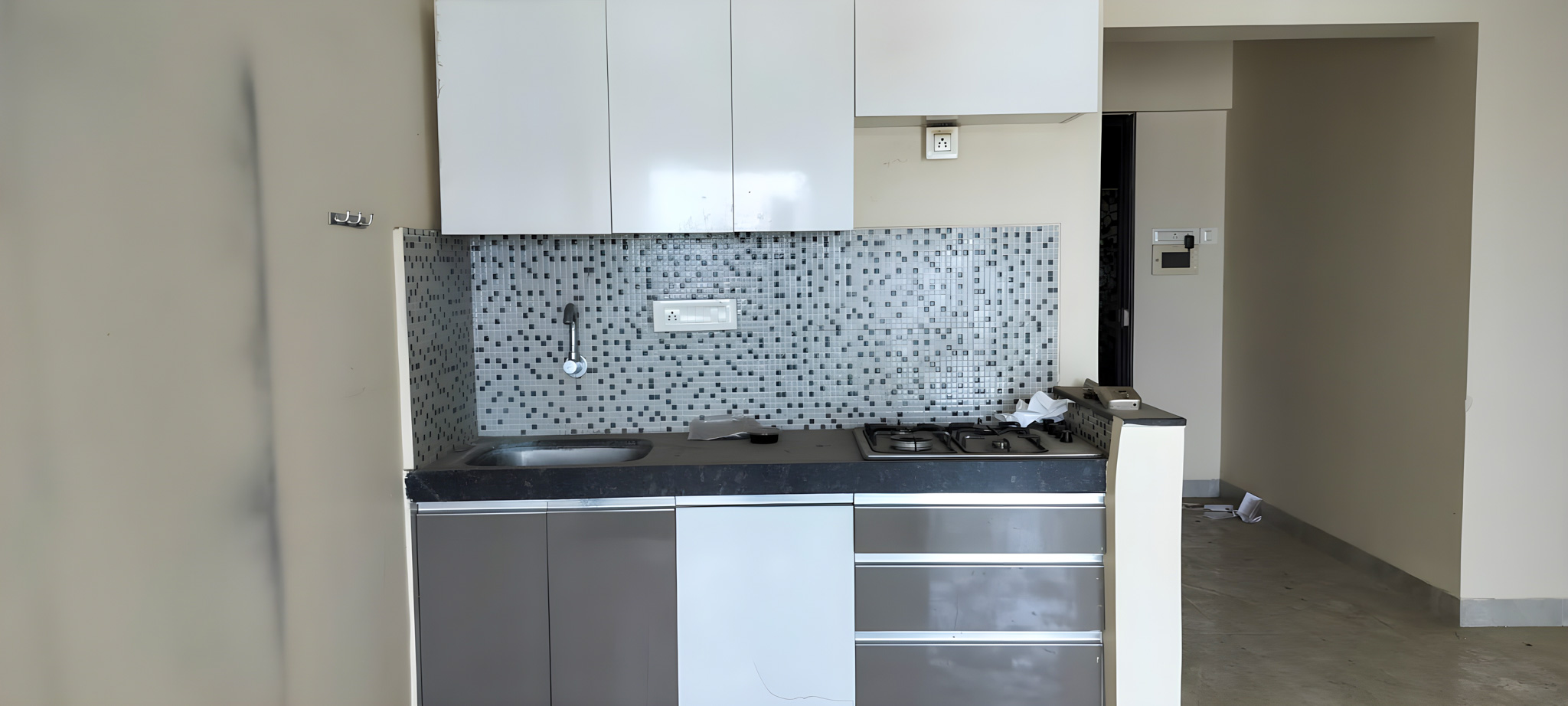 1 BHK Flat for sale in Platinum tower, D N NAGAR Mumbai — photo 5