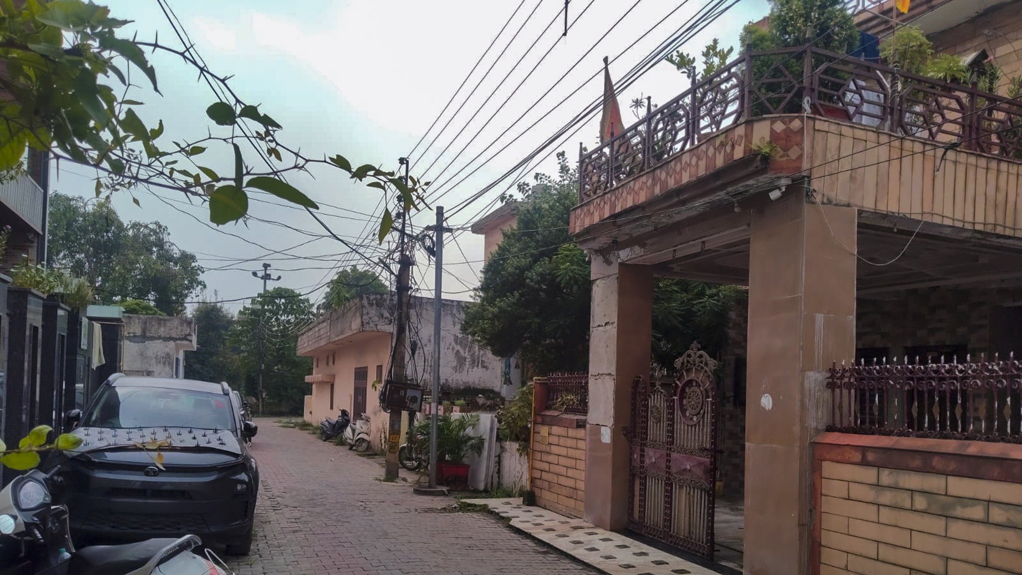 210 square yard Individual House for sale in House No. 9 measuring 210 square yards, situated at Shastri Colony, Tehsil Jagadhari, District Yamuna Nagar, Shastri Colony, Tehsil Jagadhari, District Yamuna Nagar Yamunanagar