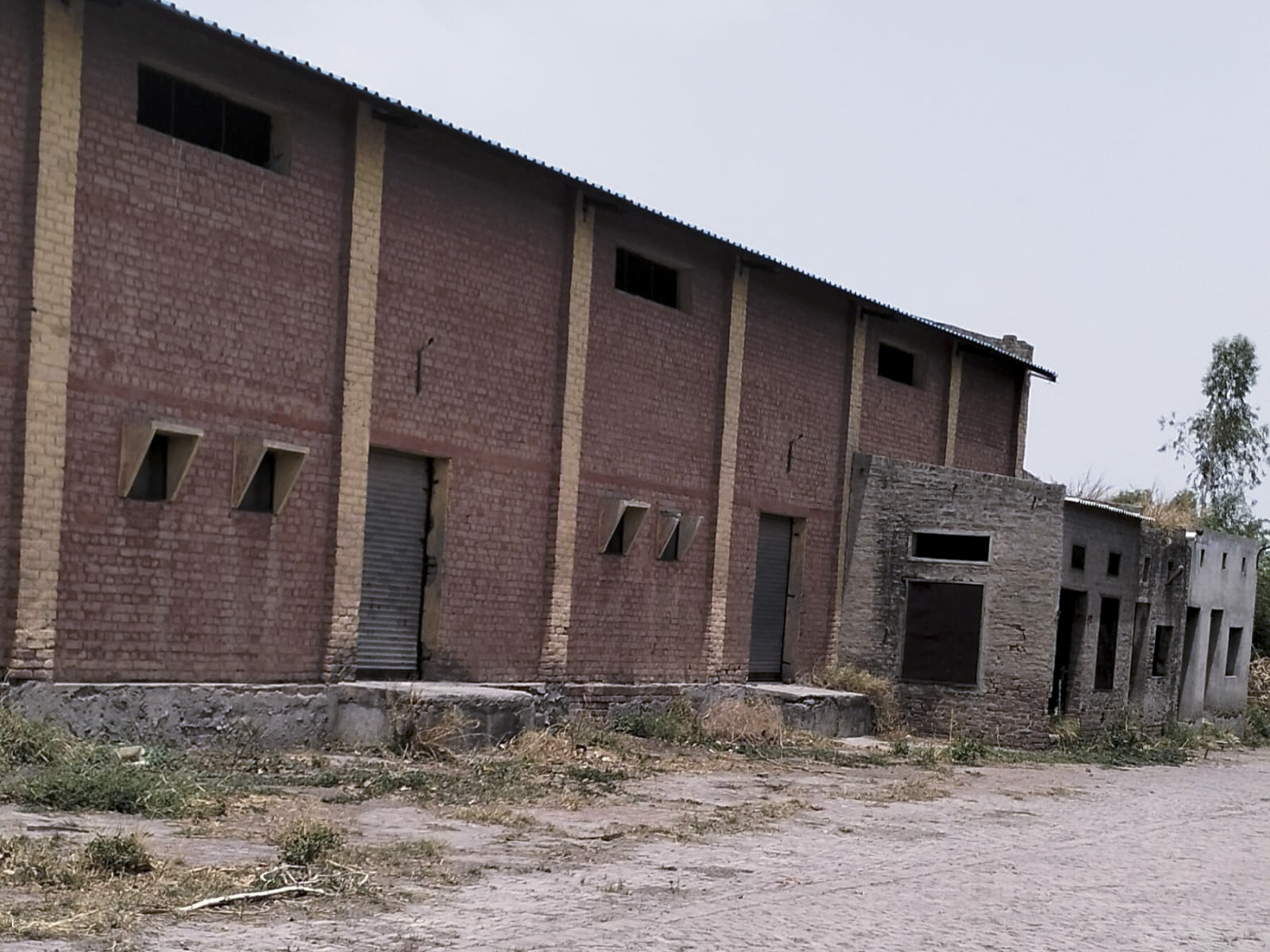 9680 square yard Godowns for sale in Gumaniwala Road Jalalabad — photo 5