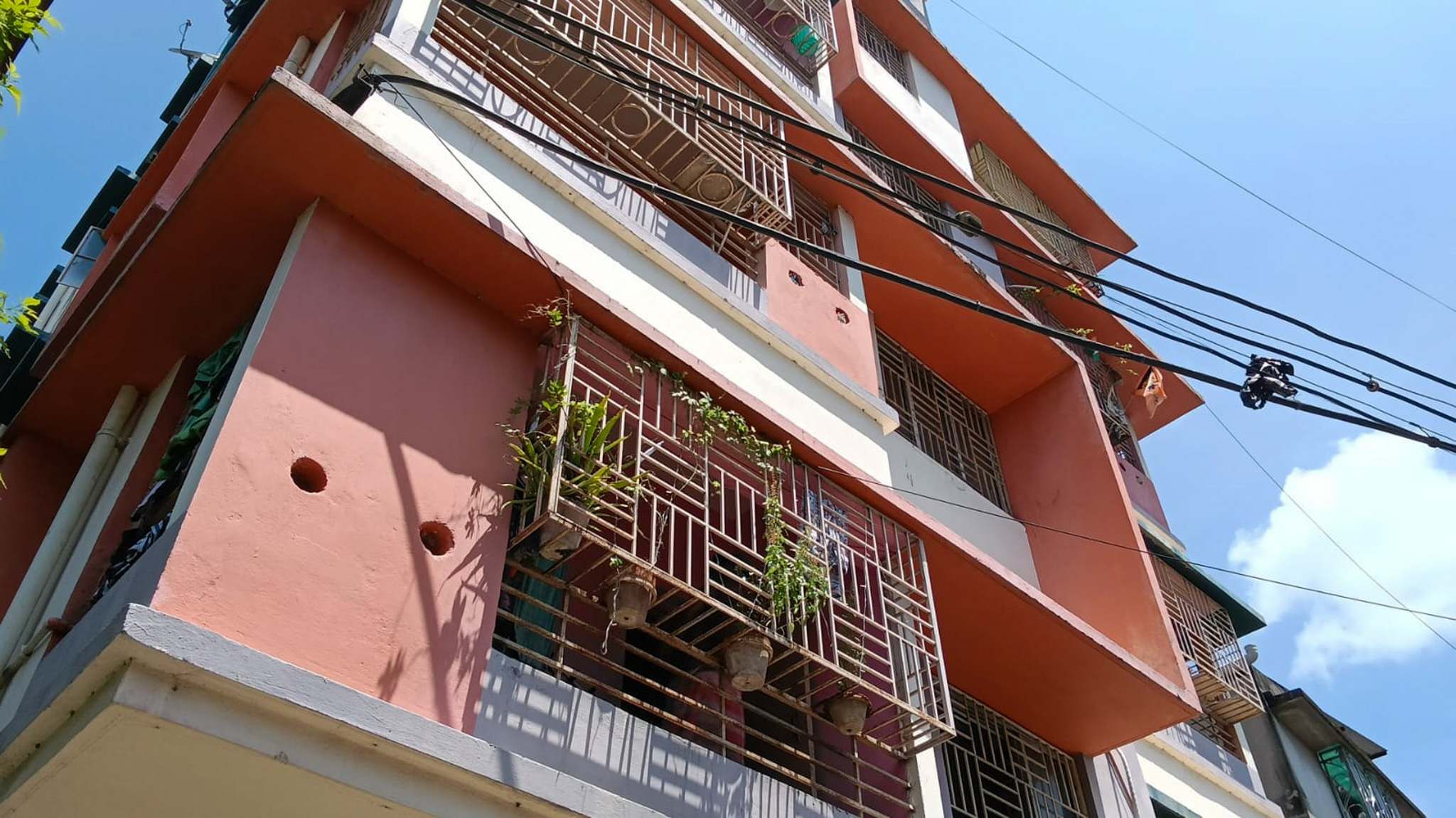 1305 square feet Flat for sale in Muragachha