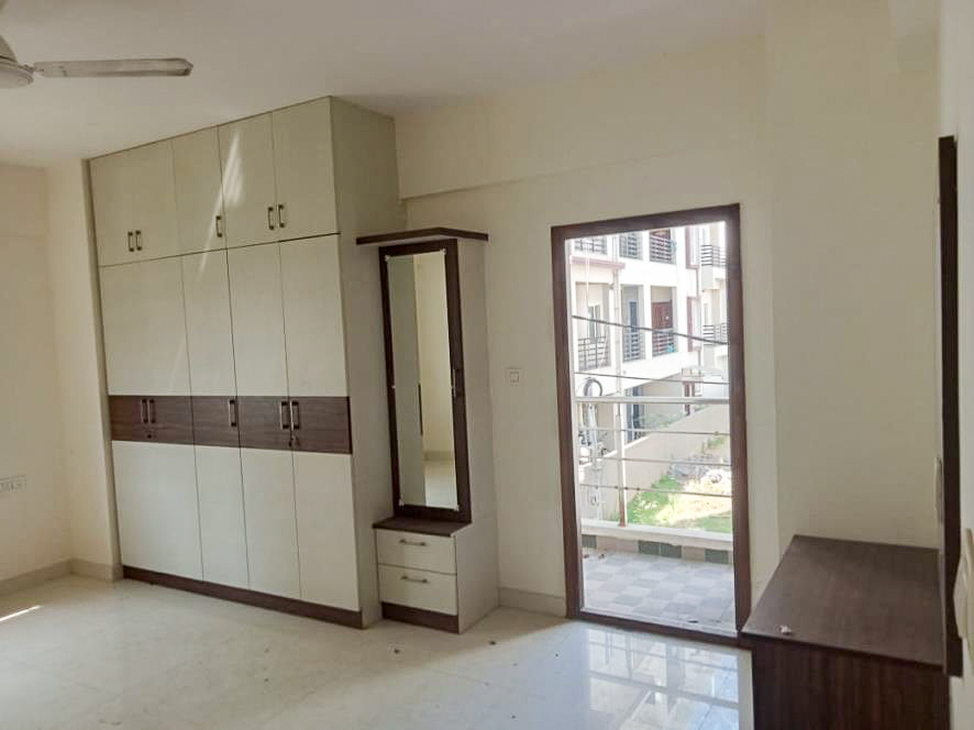 3 BHK Flat for sale in KAMAKSHI SHELTERS, Reliable Lake Dew Residency Layout, Haralur Village, Varthur Hobli, Bangalore-560068 Bengaluru — photo 18