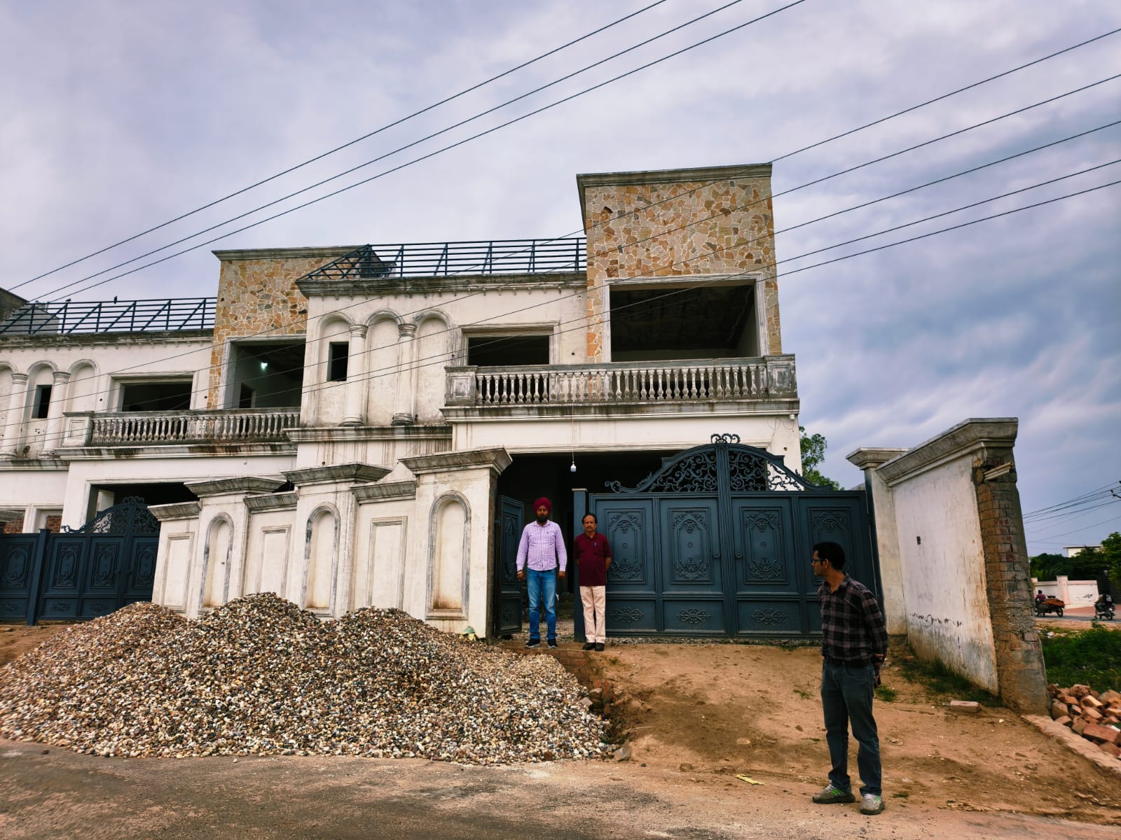 429 square yard Individual House for sale in Alhoran