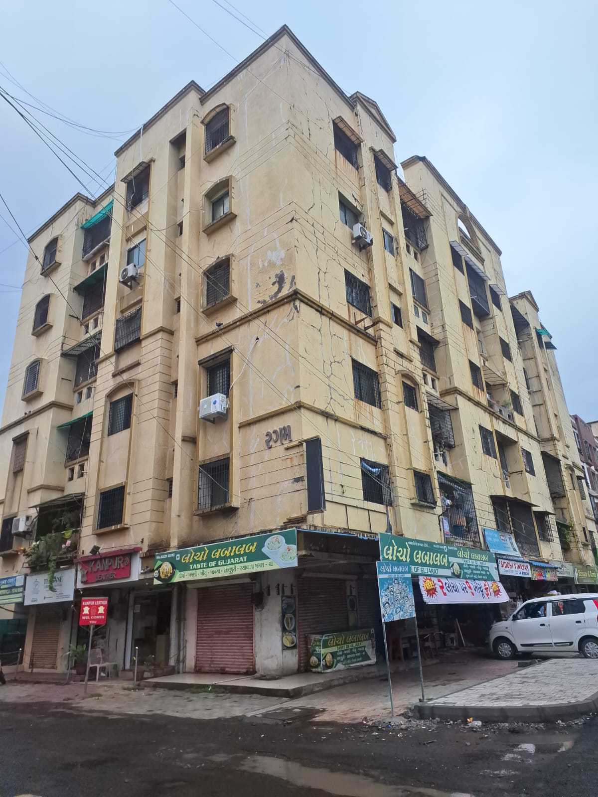 1129.91 square feet Flat for sale in Jalalpore
