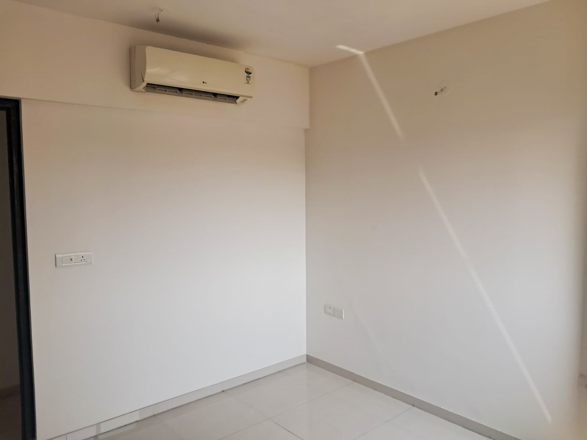 2 BHK Flat for sale in LODHA SPLENDORA, BHAYANDERPADA Thane — photo 4