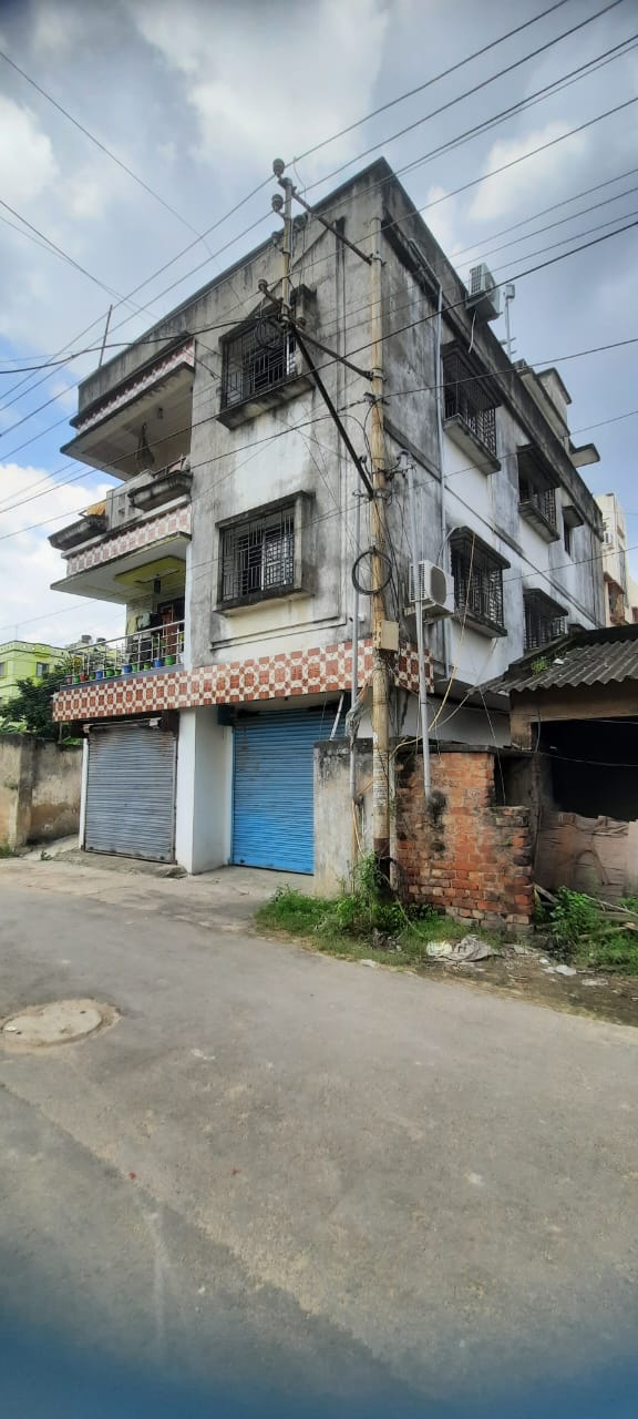 2 BHK Flat for sale in MUKUNDAPUR DASPARA GREENLAND NEAR RN TAGORE HOSPITAL Kolkata — photo 3