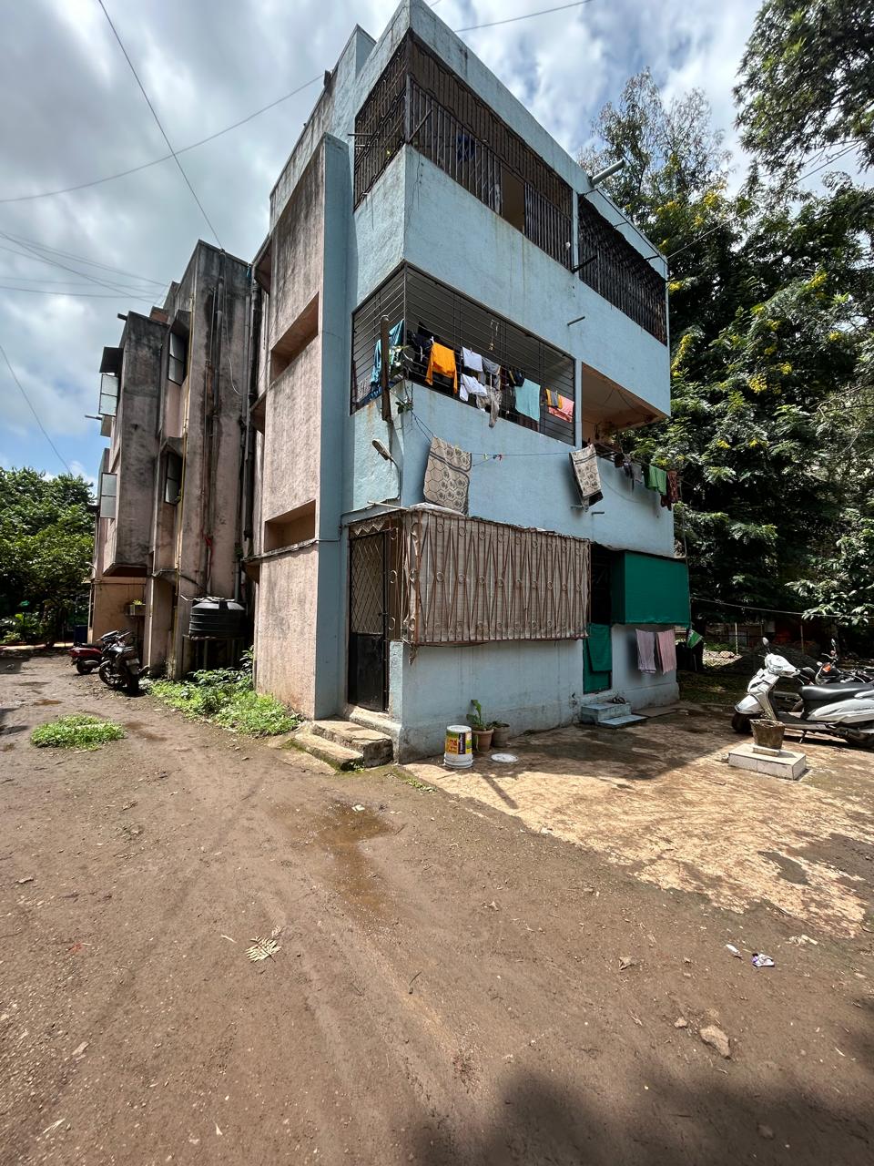 3 BHK Flat for sale in FLAT 202 ASHIYANA CO OP HOUSING SOCIETY TAGORE NAGAR WADALA NASIK Eklahare — photo 2