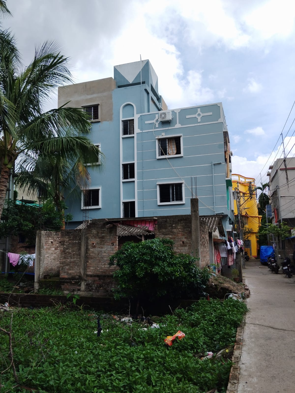 600 square feet Flat for sale in DUMDUM, DUMDUM Kolkata