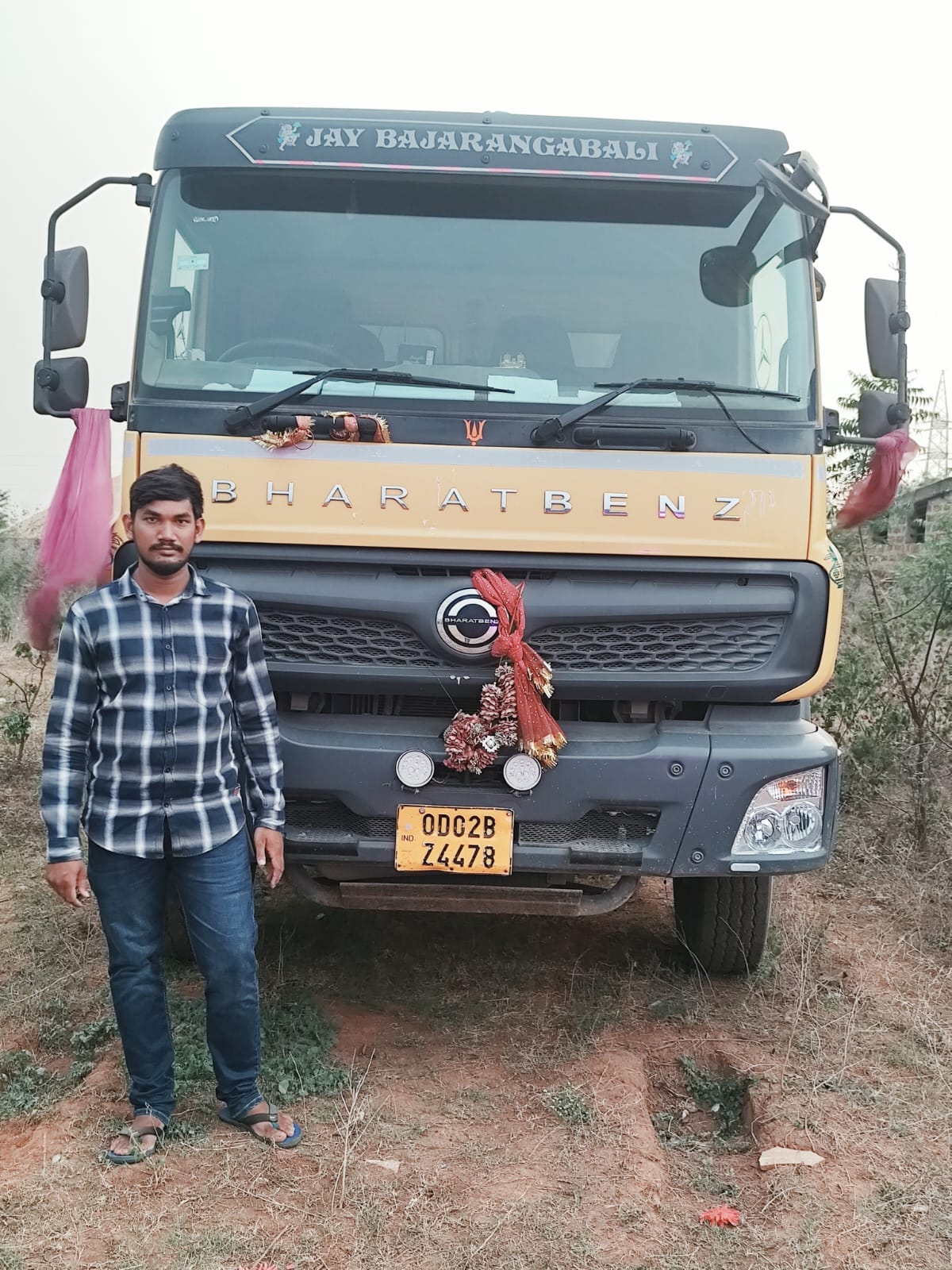 HEAVY COMMERCIAL VEHICLE TIPPER for sale in Bhubaneswar