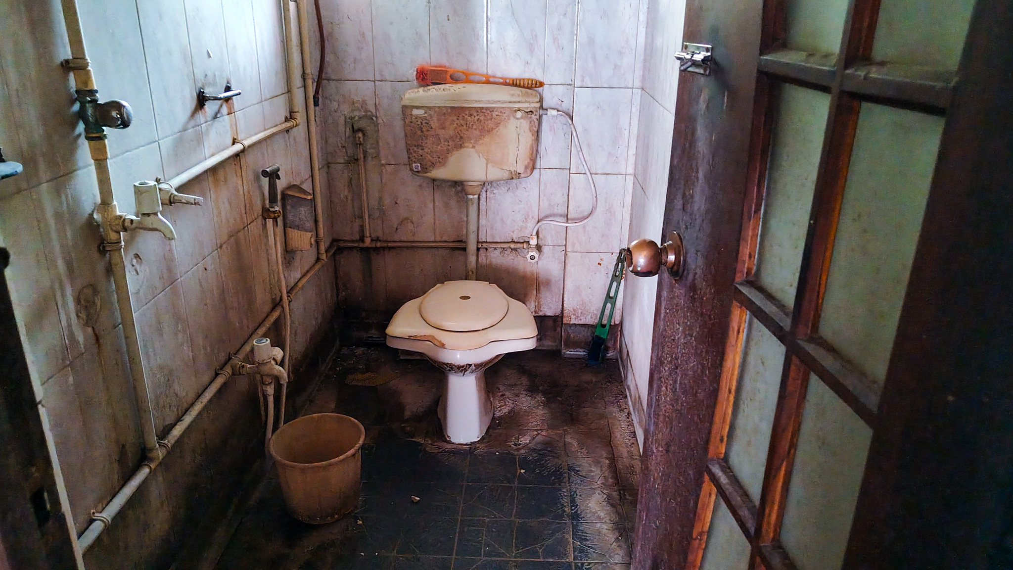 1 BHK Flat for sale in MOHINI MAHAL, KASBA AJAYNAGAR Kolkata — photo 11