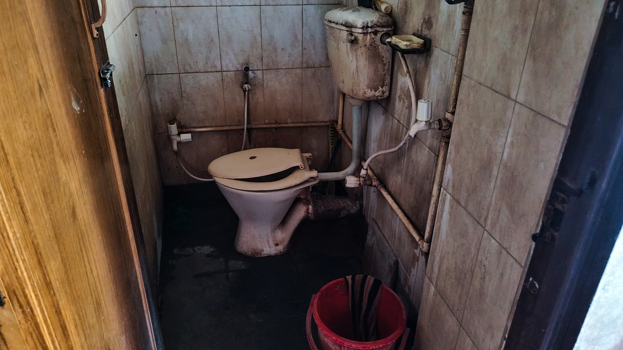 1 BHK Flat for sale in MOHINI MAHAL, KASBA AJAYNAGAR Kolkata — photo 6
