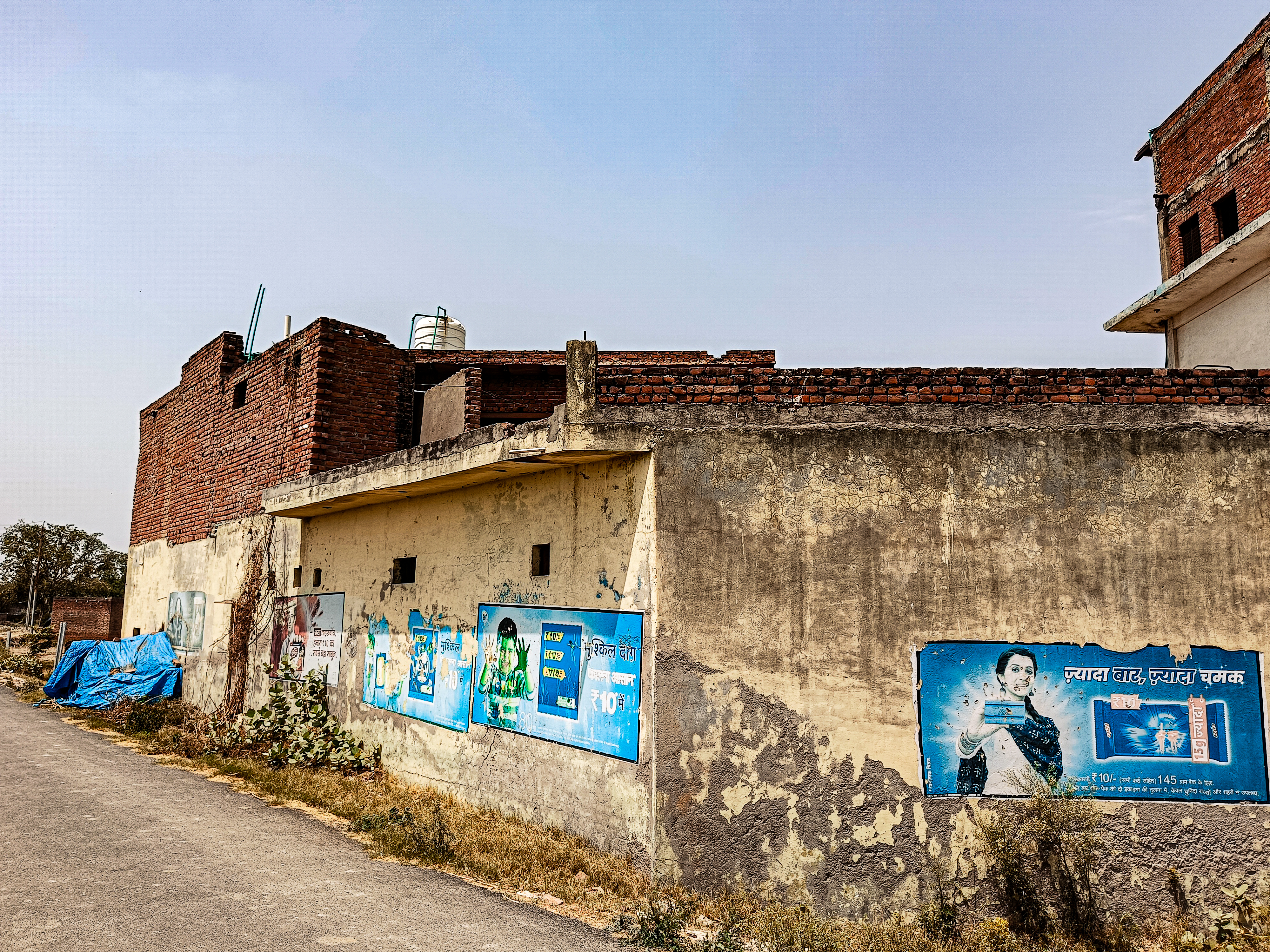 Shed with Plant and Machinery for sale in 27°39'37.36"N 78° 4'27.11"E Garhi Tamana