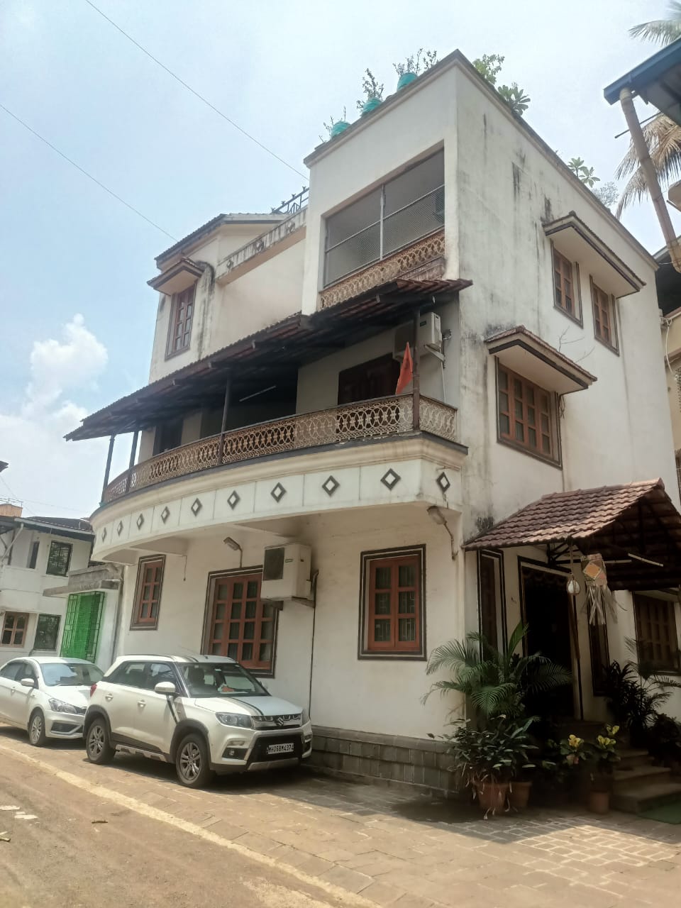 Bungalow for sale in Dadar